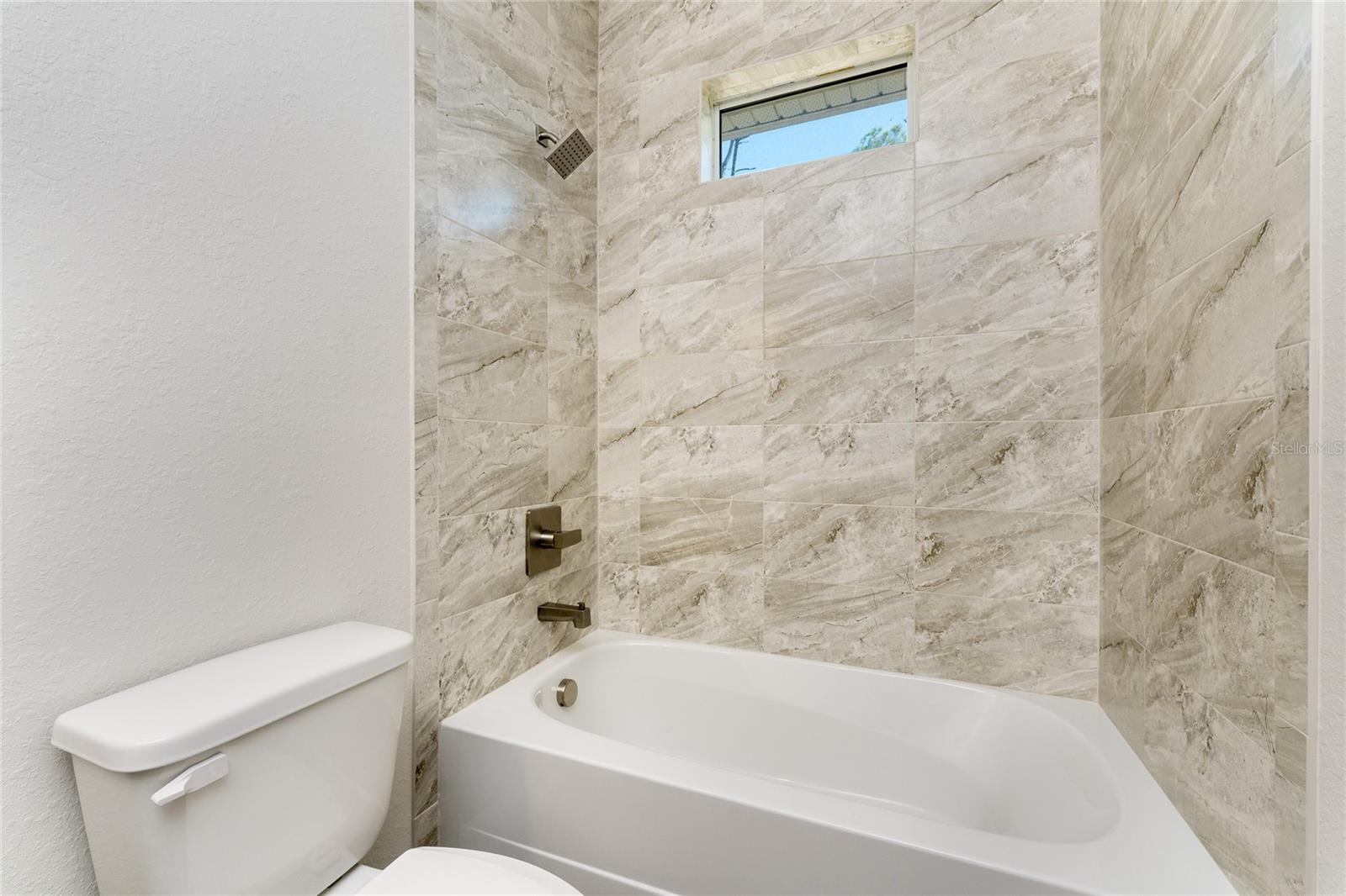 Image 31 of 57 For 399 Sunset Road N