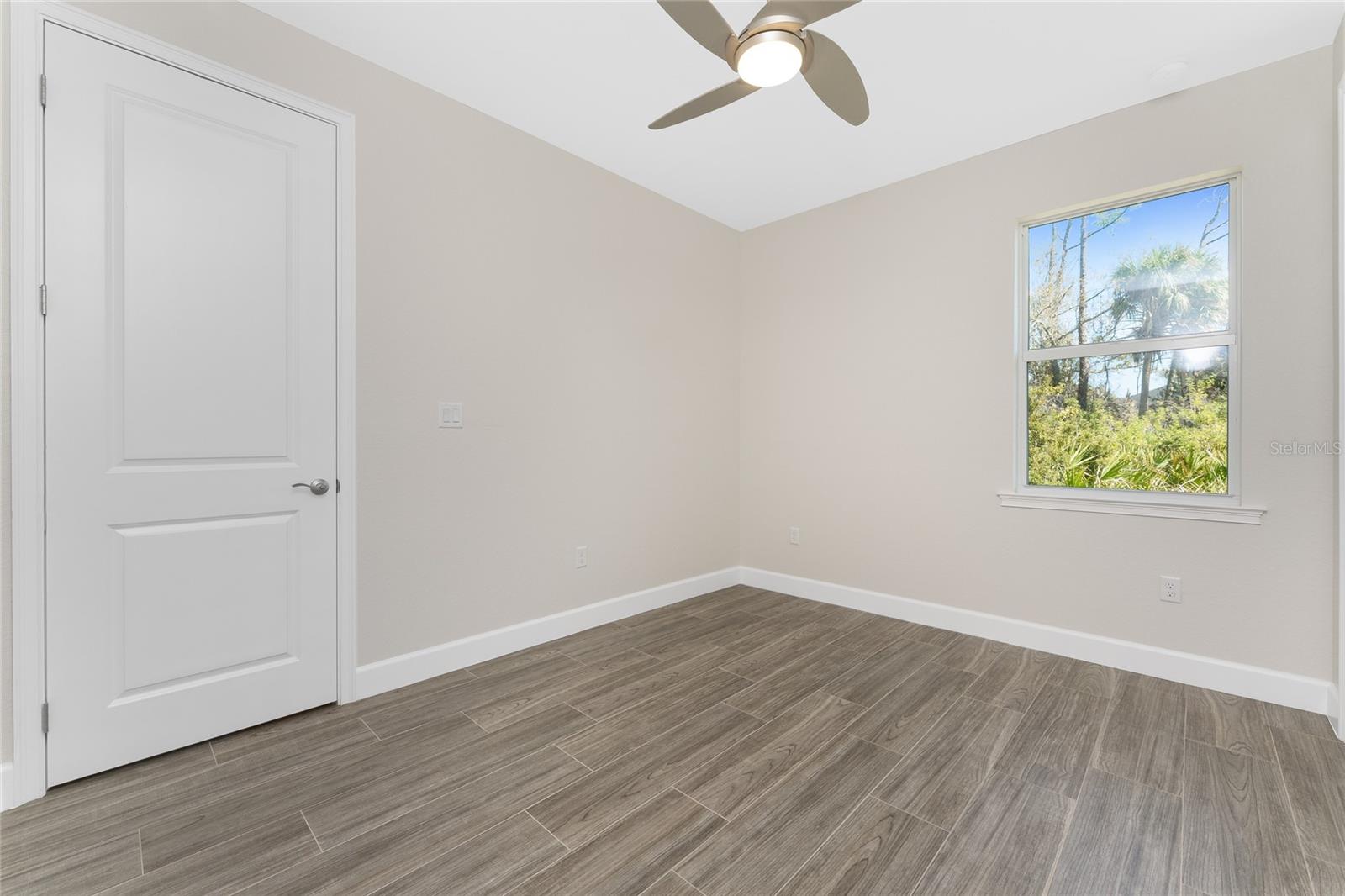 Image 34 of 57 For 399 Sunset Road N