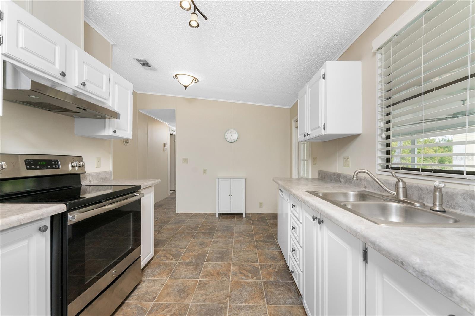 Image 21 of 57 For 45 Turtle Bay Circle