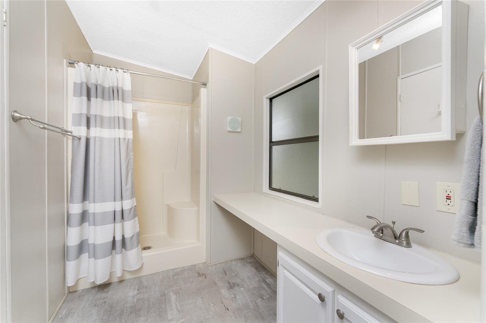 Image 28 of 57 For 45 Turtle Bay Circle