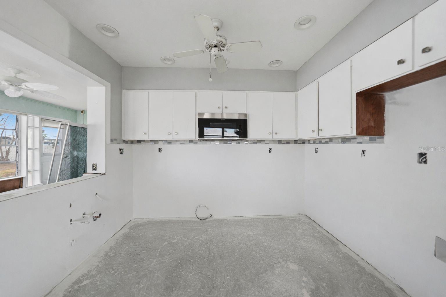 Listing photo id 10 for 40 Pearl Street 40