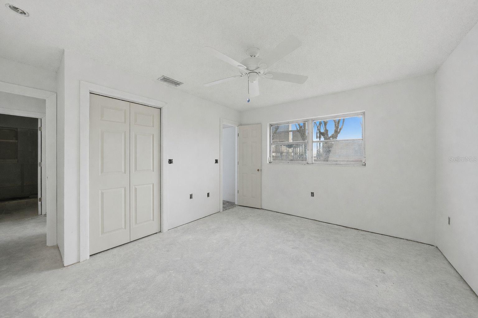 Listing photo id 14 for 40 Pearl Street 40