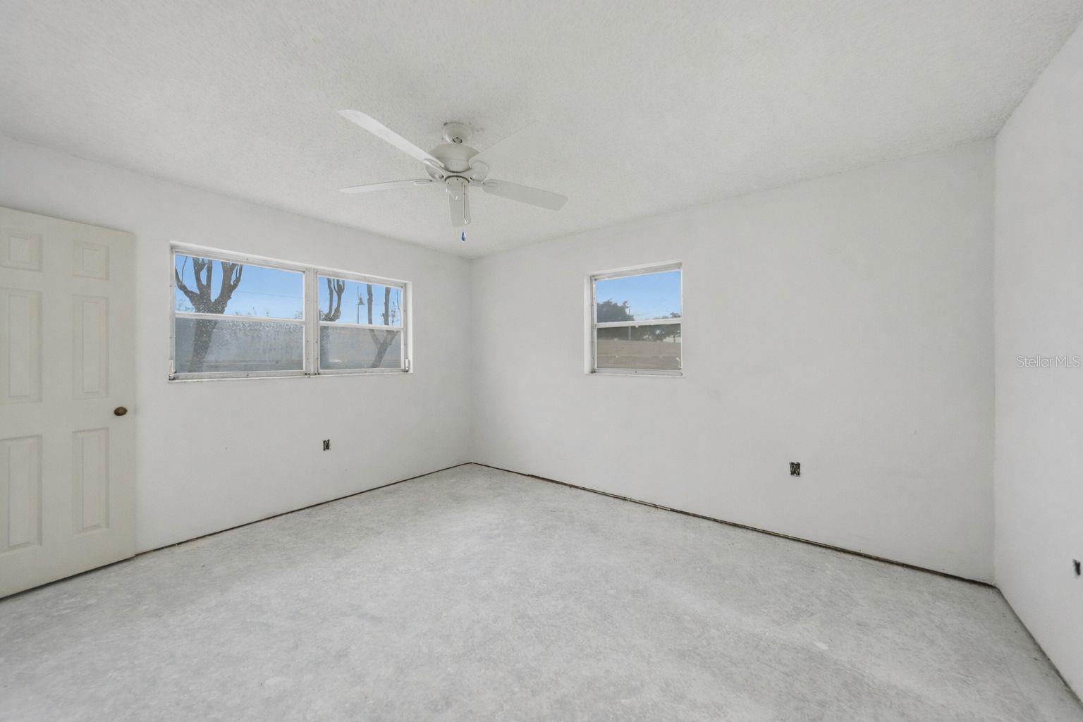 Listing photo id 15 for 40 Pearl Street 40