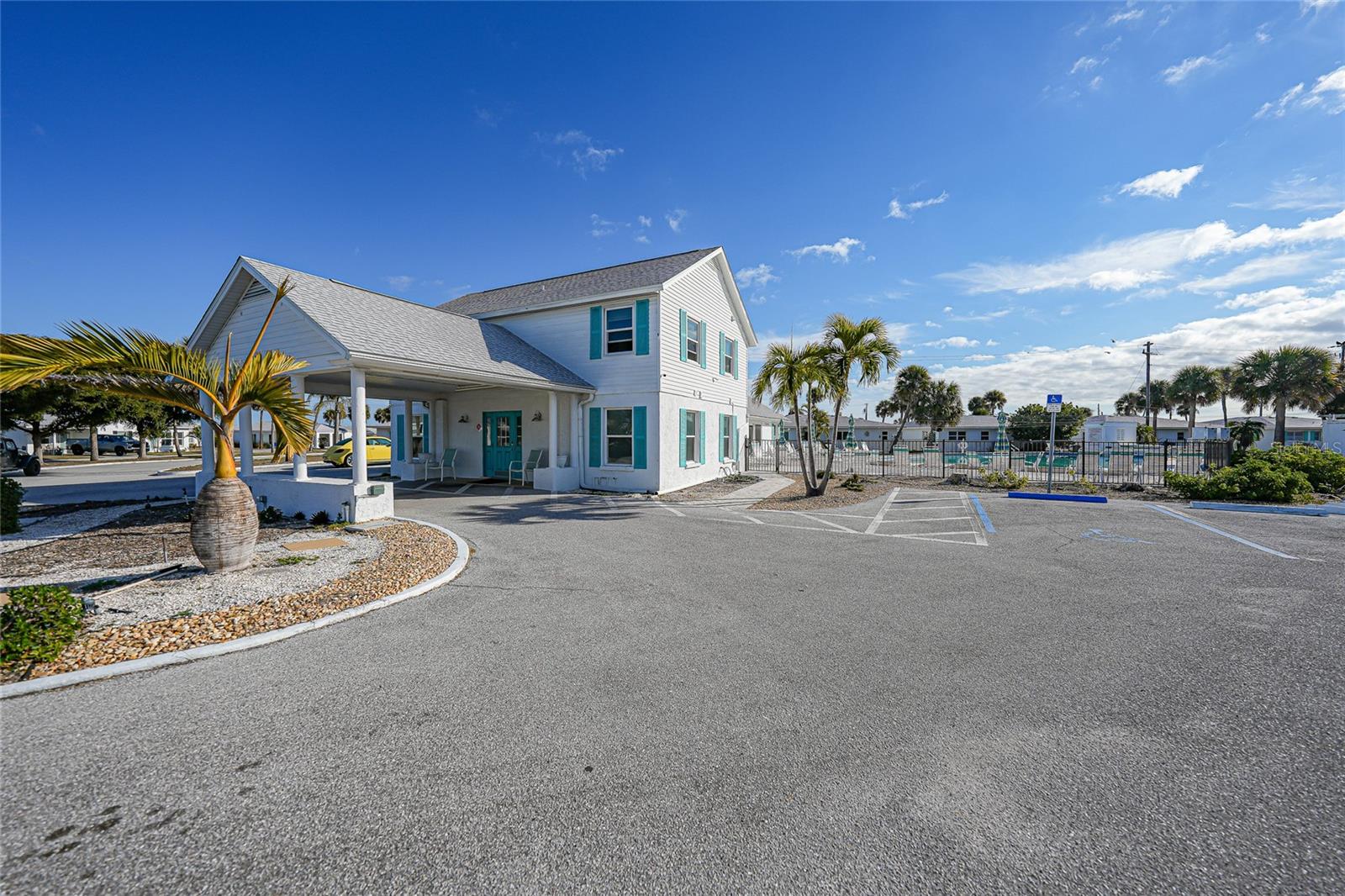 Listing photo id 35 for 40 Pearl Street 40