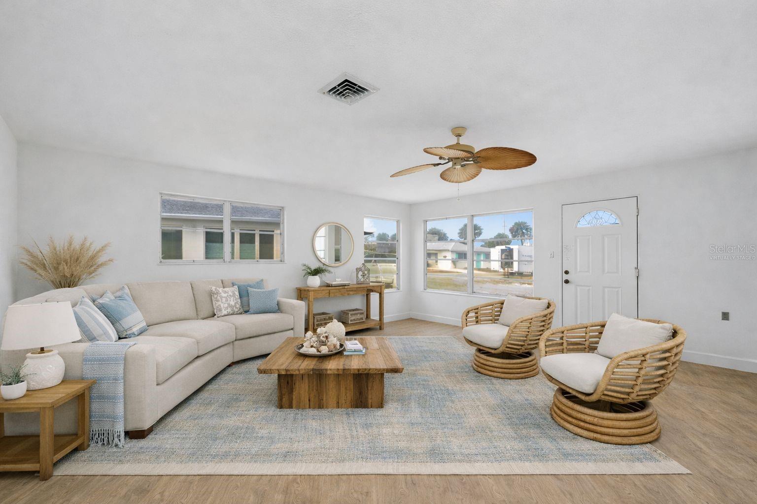 Listing photo id 2 for 40 Pearl Street 40