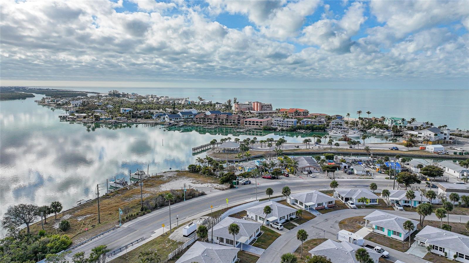 Listing photo id 47 for 40 Pearl Street 40