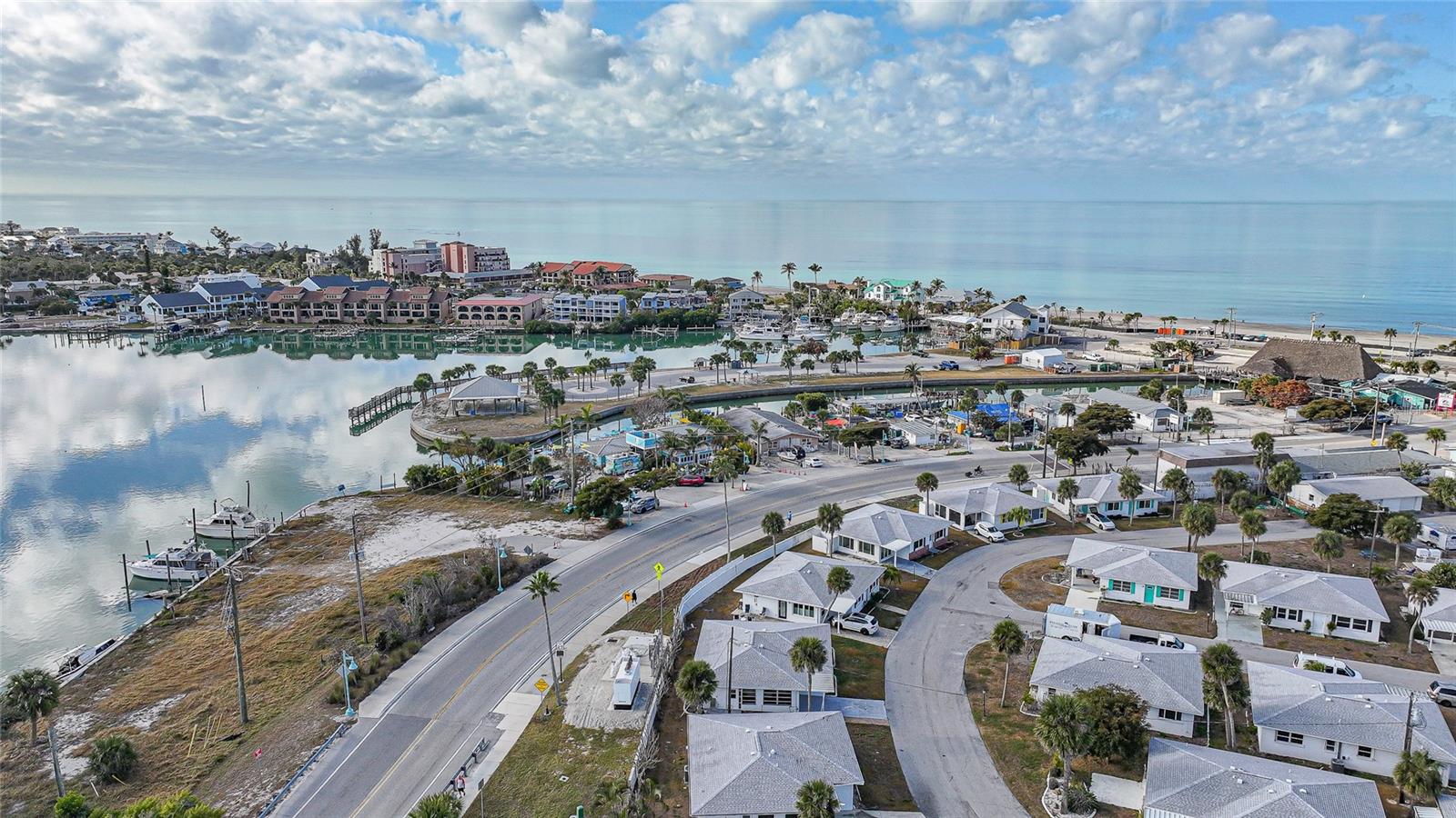 Listing photo id 49 for 40 Pearl Street 40