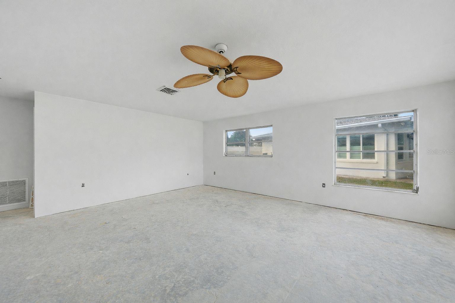 Listing photo id 4 for 40 Pearl Street 40