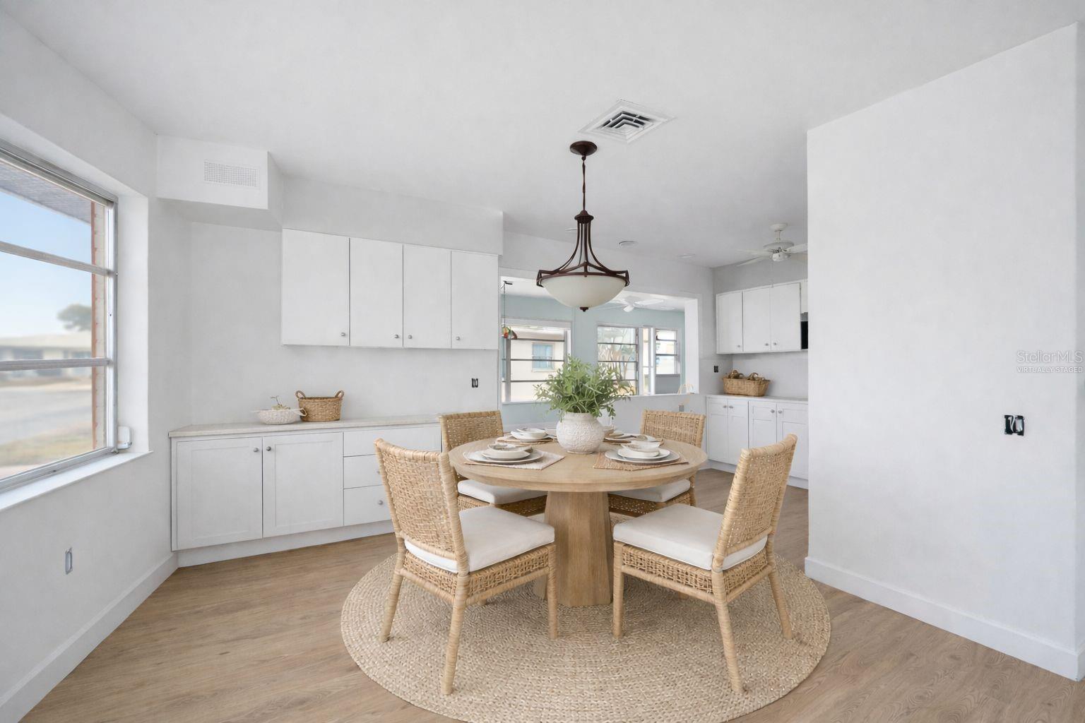 Listing photo id 7 for 40 Pearl Street 40