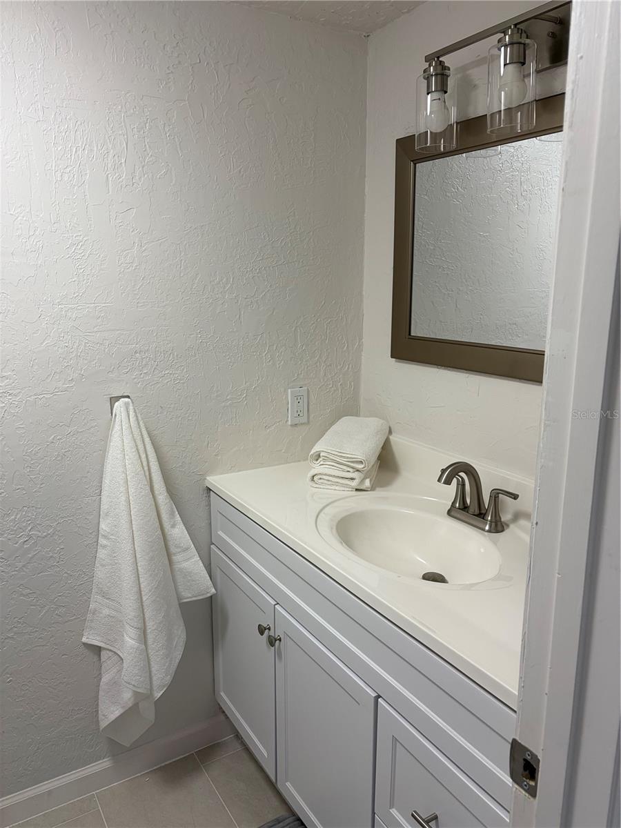 Image 18 of 27 For 1750 Winstan Avenue