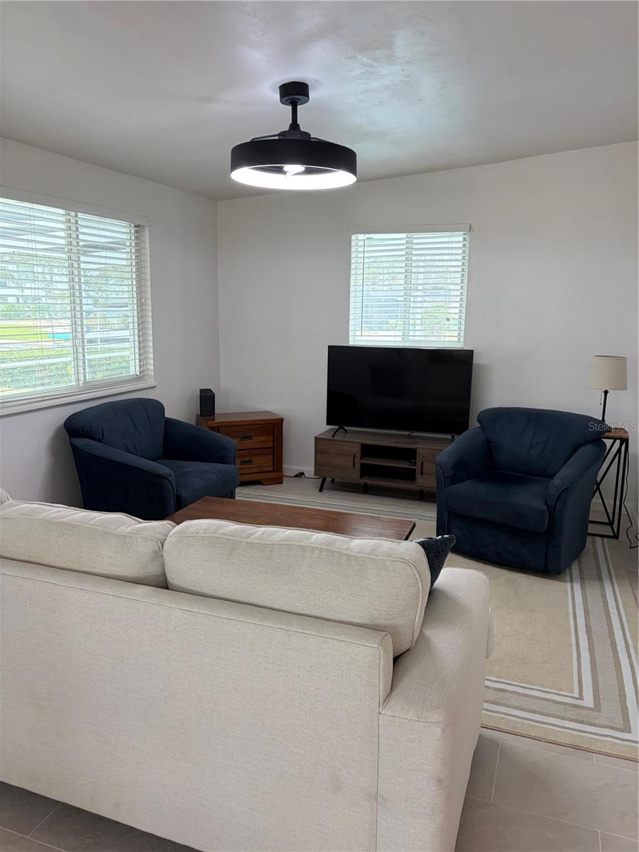 Image 9 of 27 For 1750 Winstan Avenue