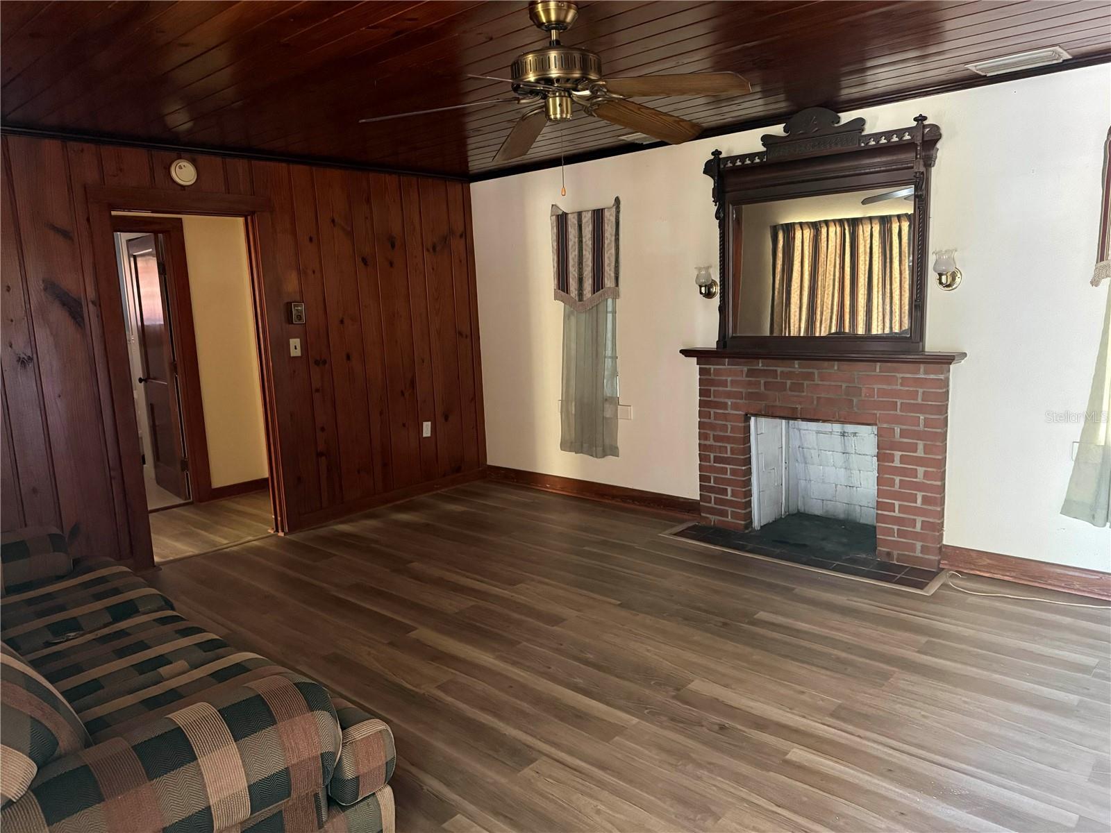 Image 23 of 40 For 6386 Scott Street