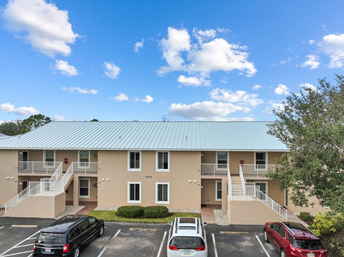 Image 33 of 47 For 9550 Fiddlers Green Circle 206