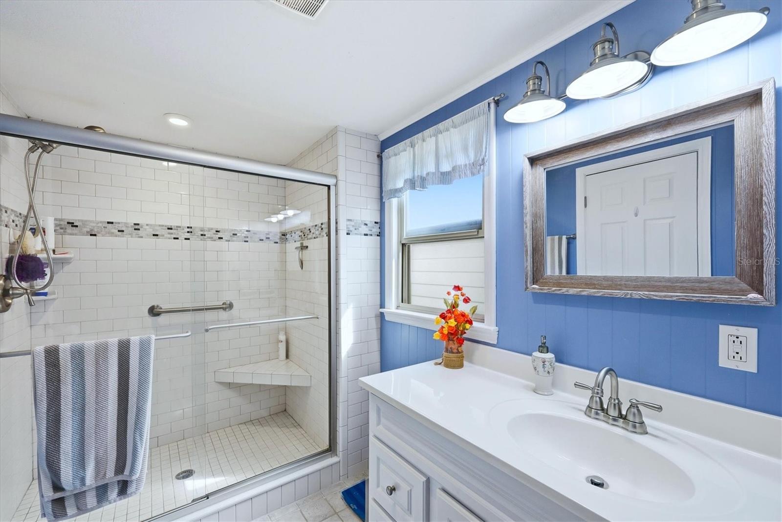 Image 18 of 52 For 6222 Falcon Drive