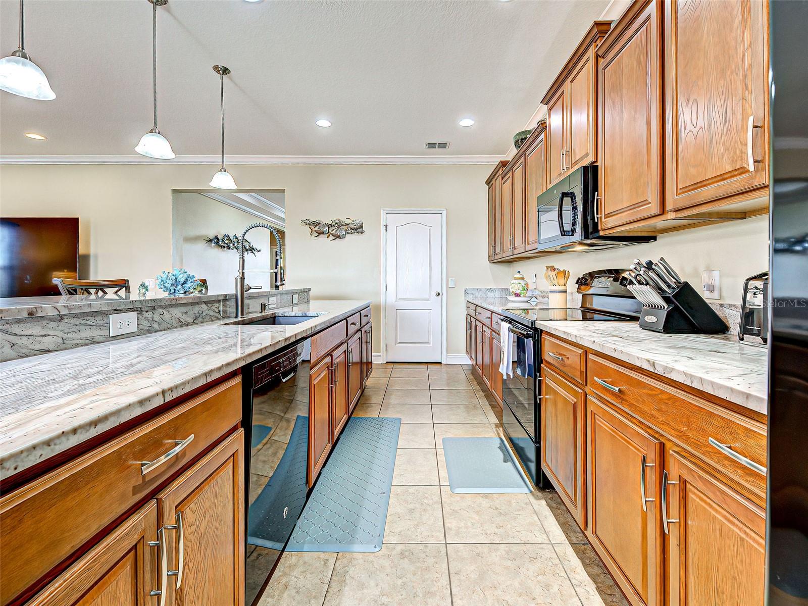 Image 10 of 69 For 8626 Agate Street