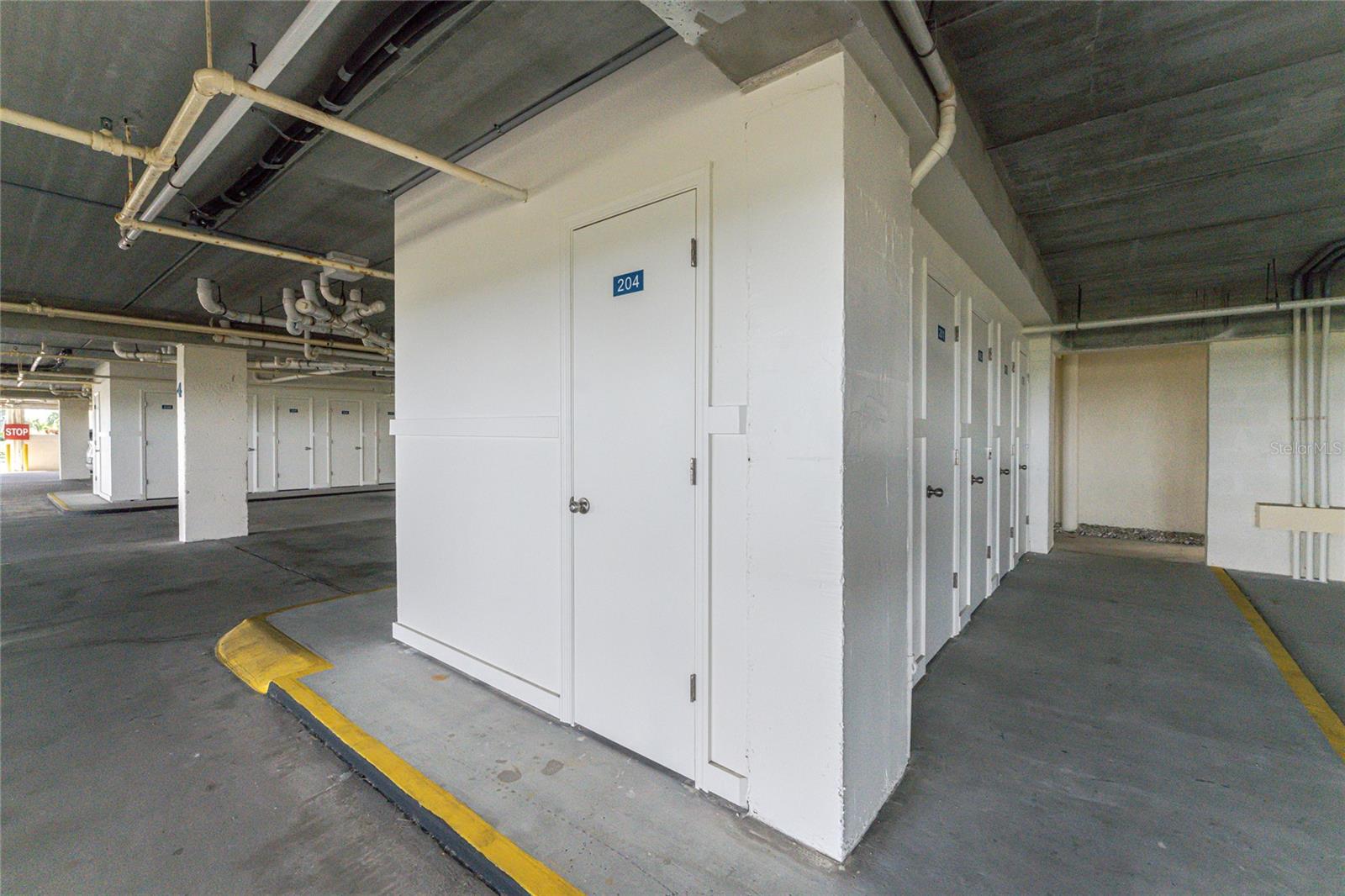 Listing photo id 27 for 1551 Beach Road 204