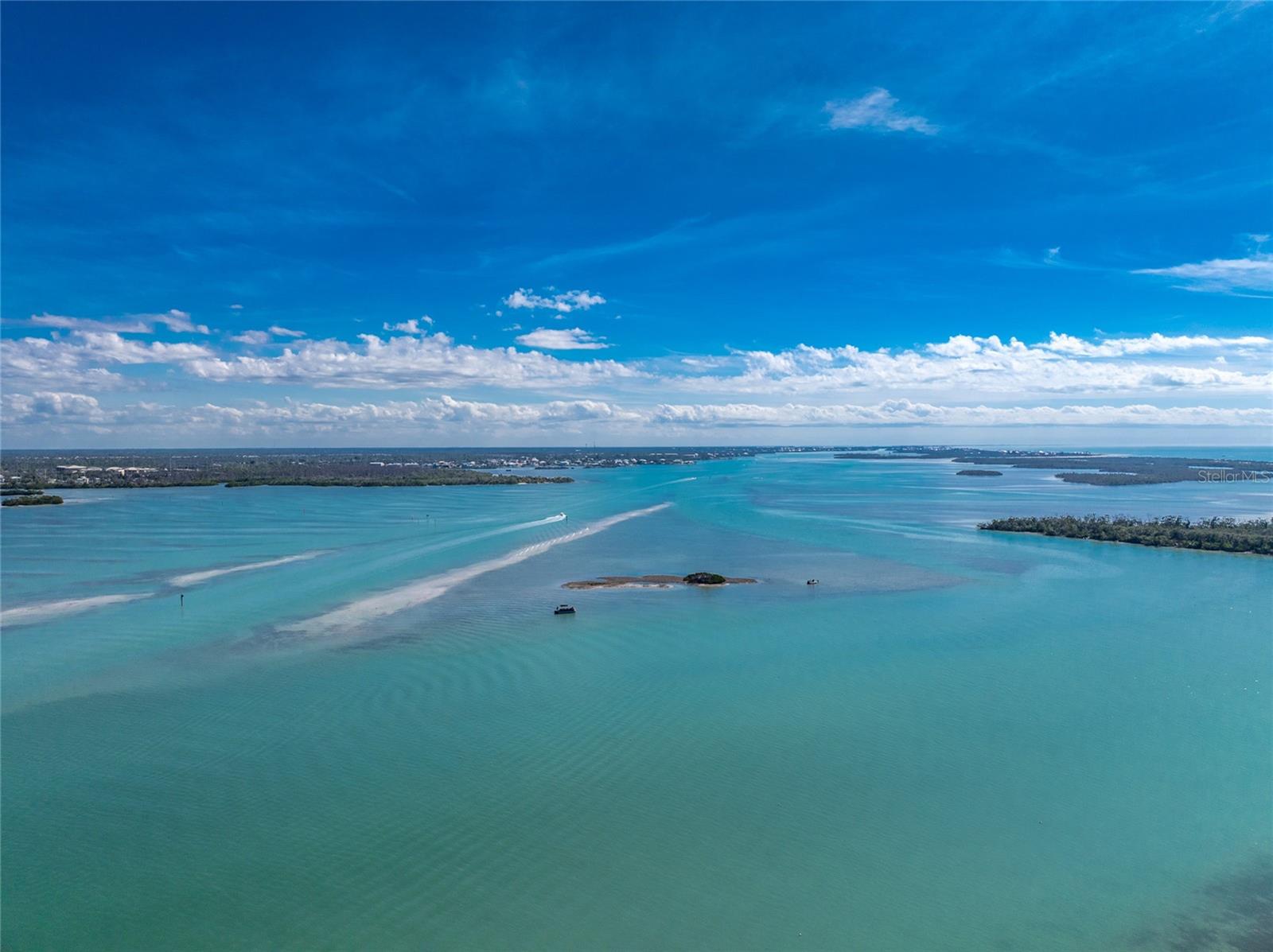 Listing photo id 44 for 1551 Beach Road 204