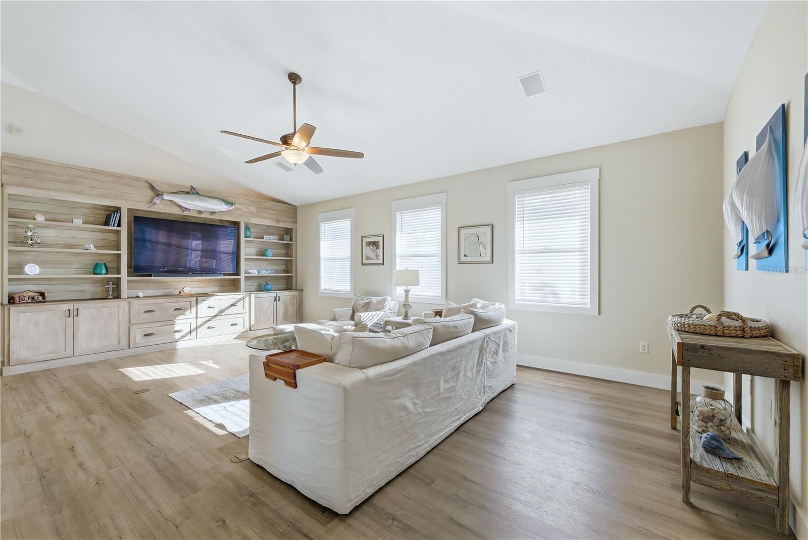 Image 24 of 40 For 978 Boundary Boulevard