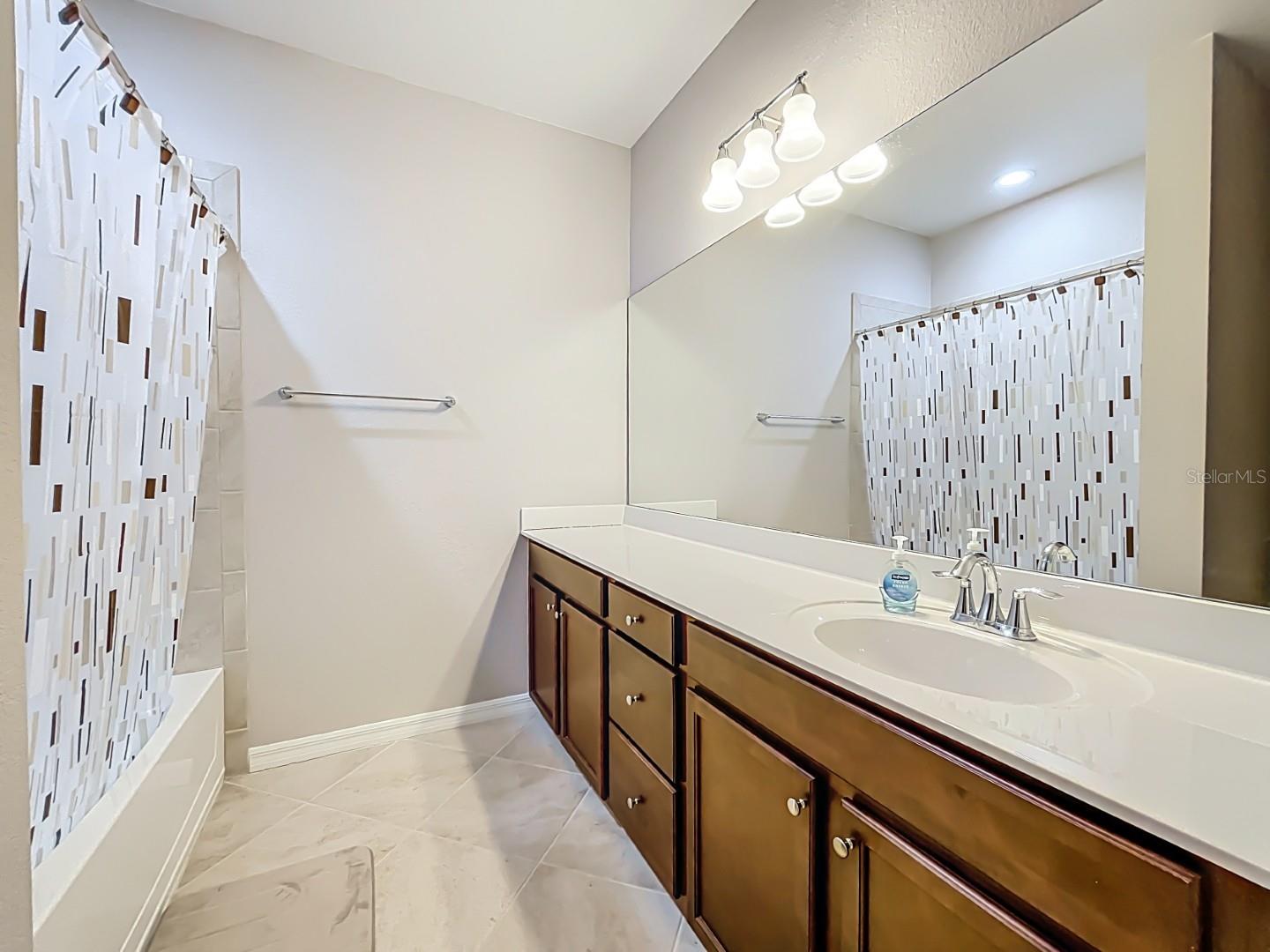 Image 39 of 51 For 20149 Lagente Circle