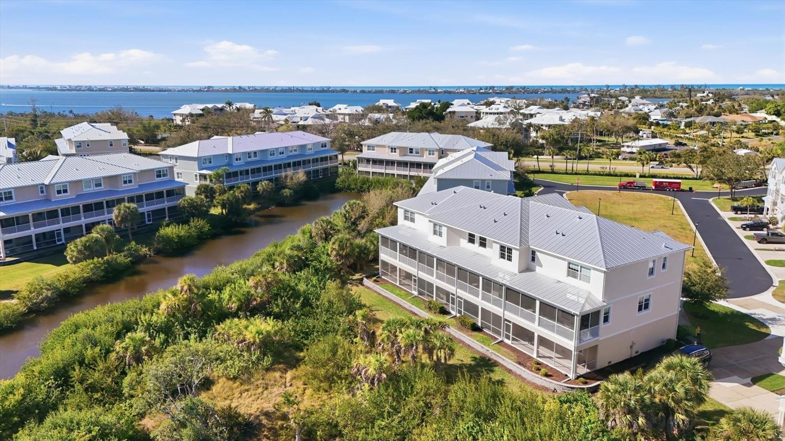 Image 34 of 64 For 10309 Coral Landings Court 100