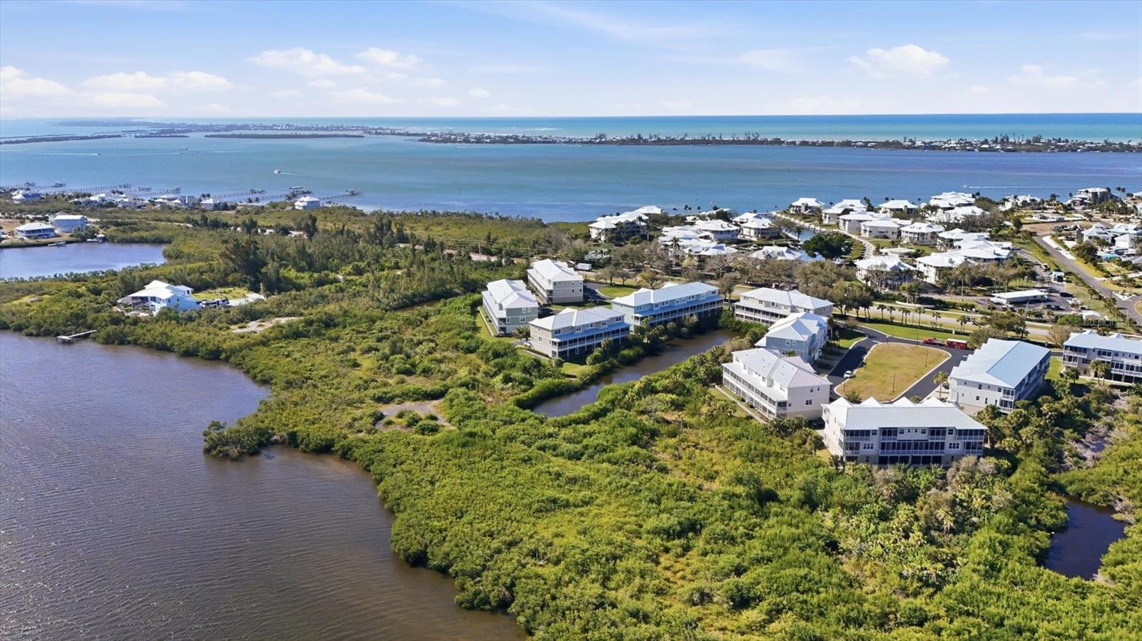 Image 36 of 64 For 10309 Coral Landings Court 100