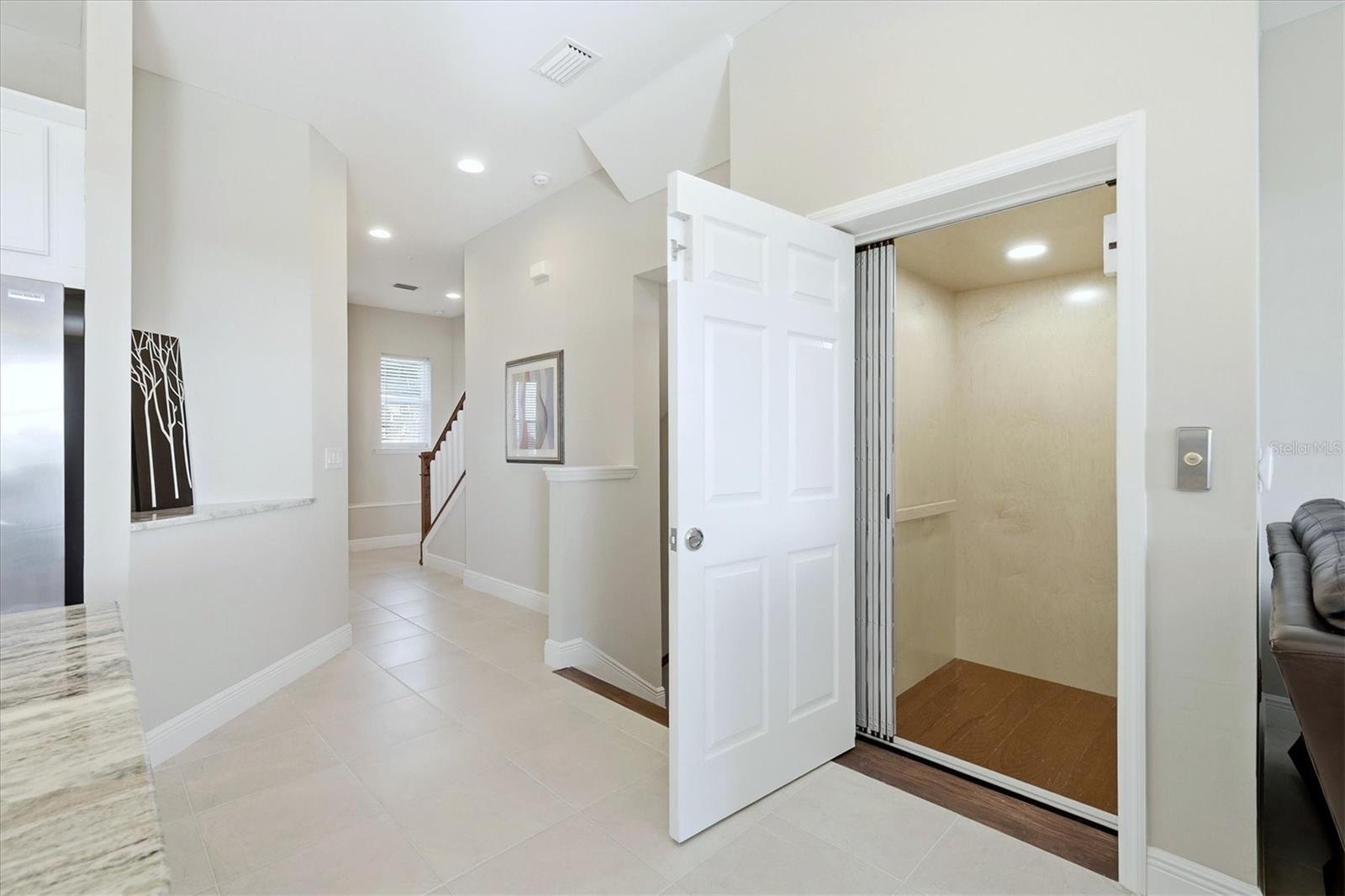 Image 4 of 64 For 10309 Coral Landings Court 100