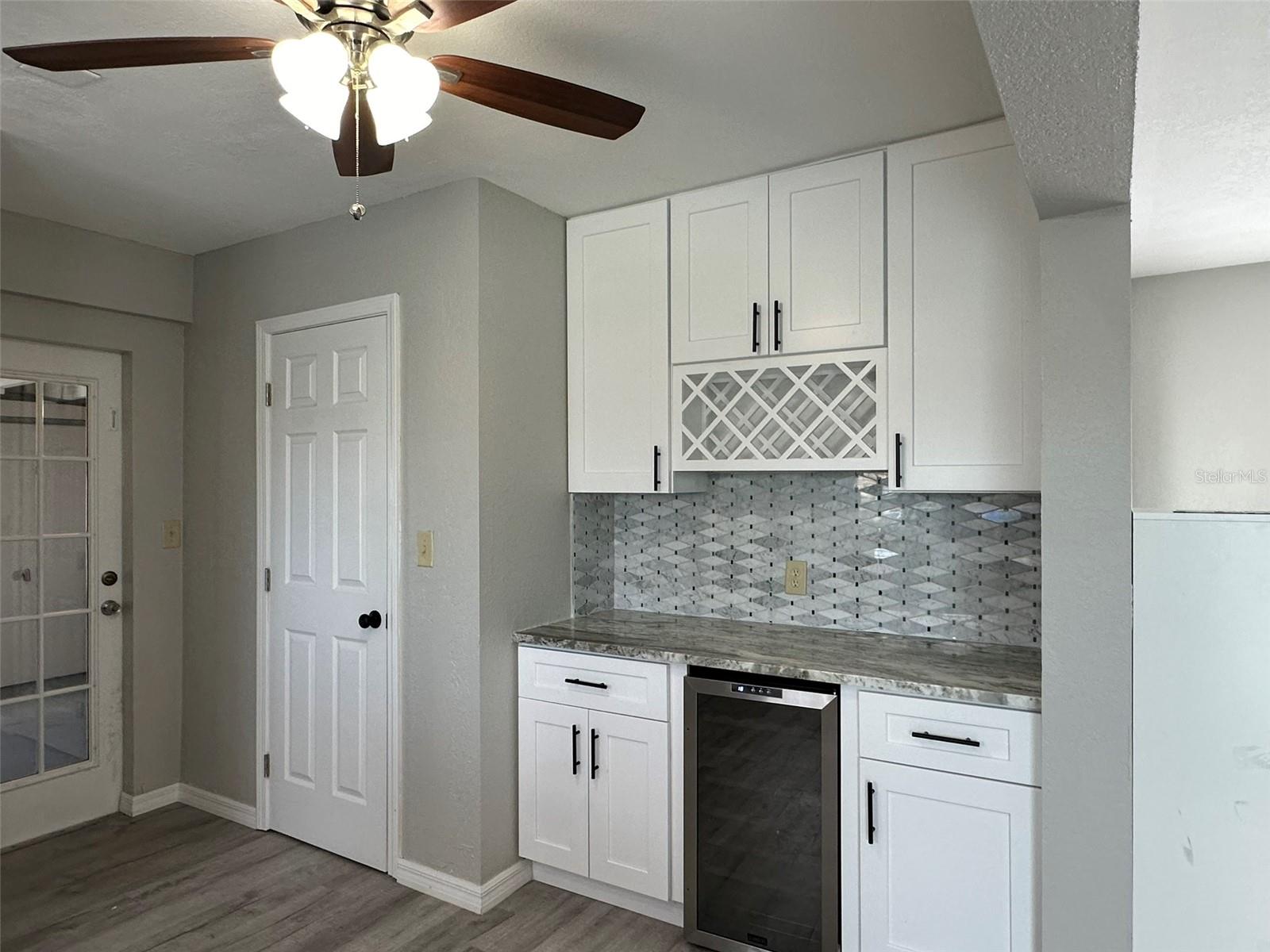 Image 11 of 37 For 135 Godfrey Avenue Ne