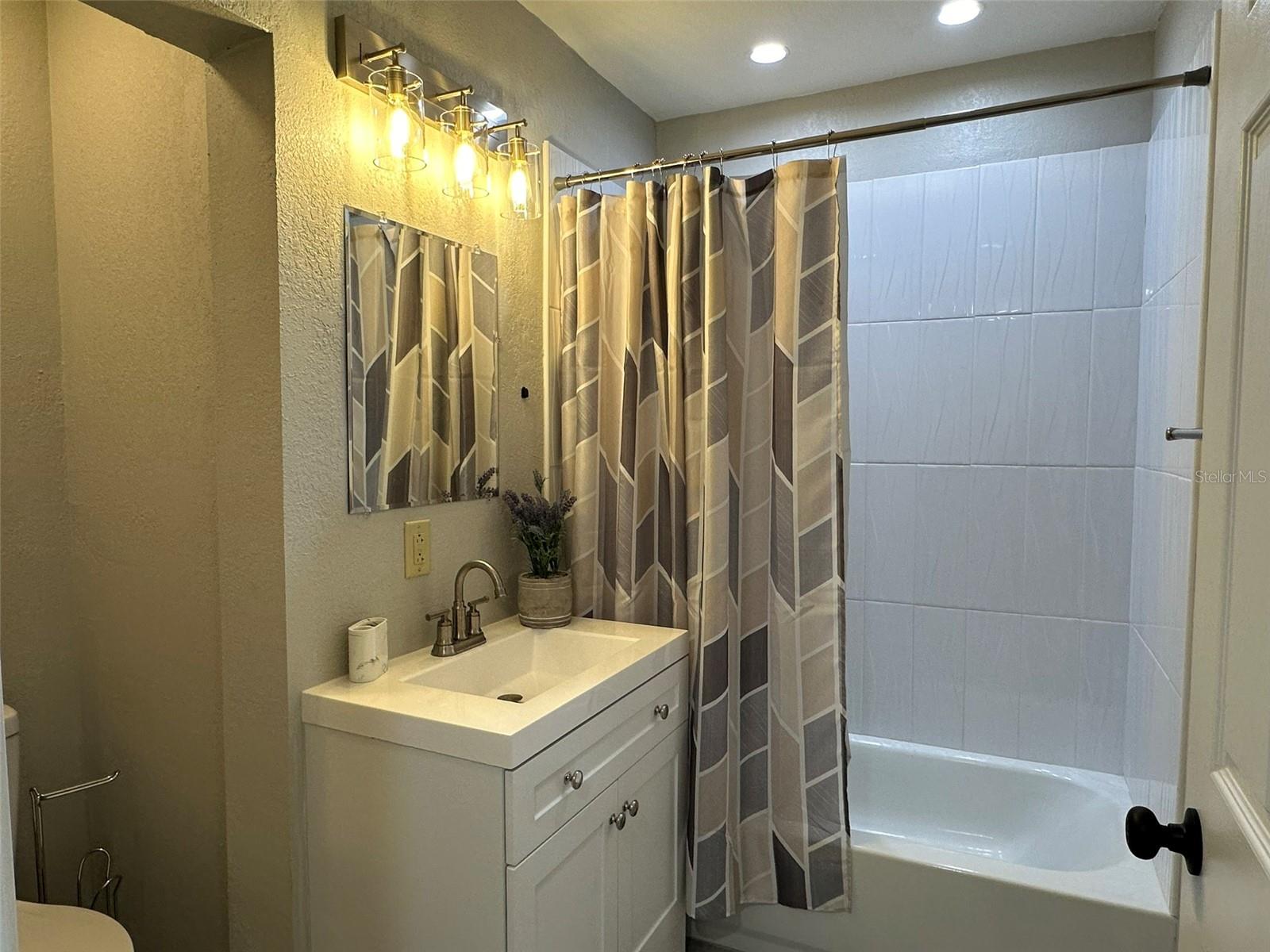 Image 19 of 37 For 135 Godfrey Avenue Ne