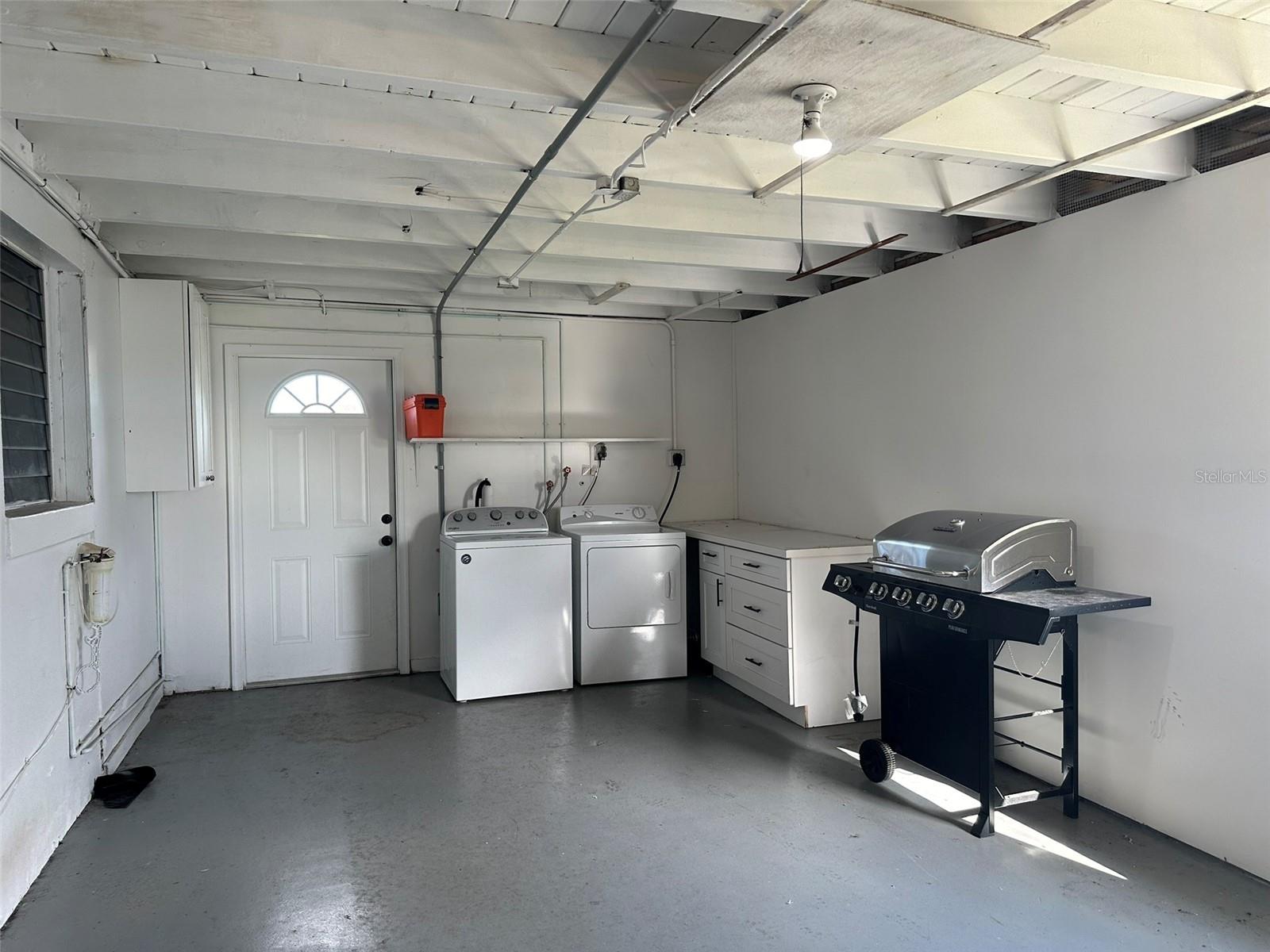 Image 21 of 37 For 135 Godfrey Avenue Ne