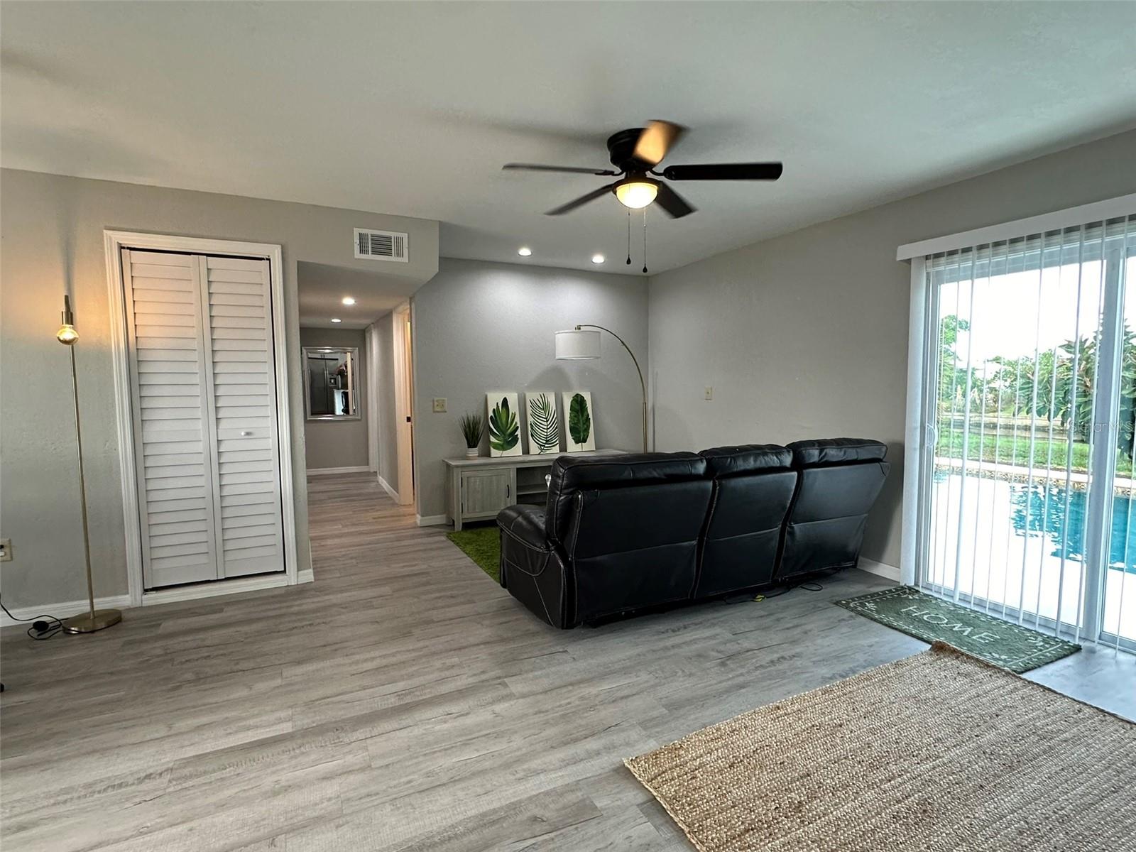 Image 4 of 37 For 135 Godfrey Avenue Ne