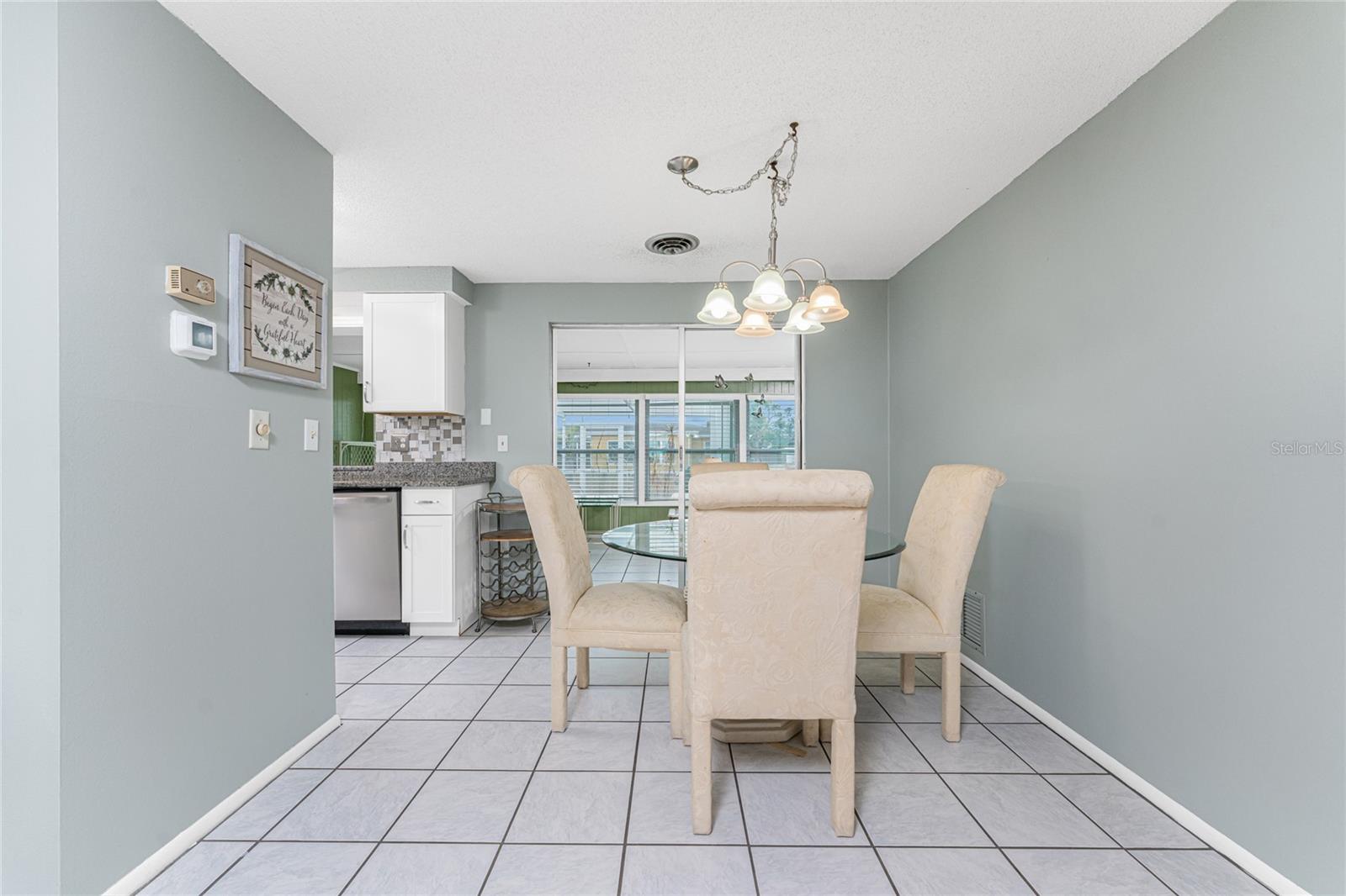 Image 14 of 58 For 1365 De Prie Road