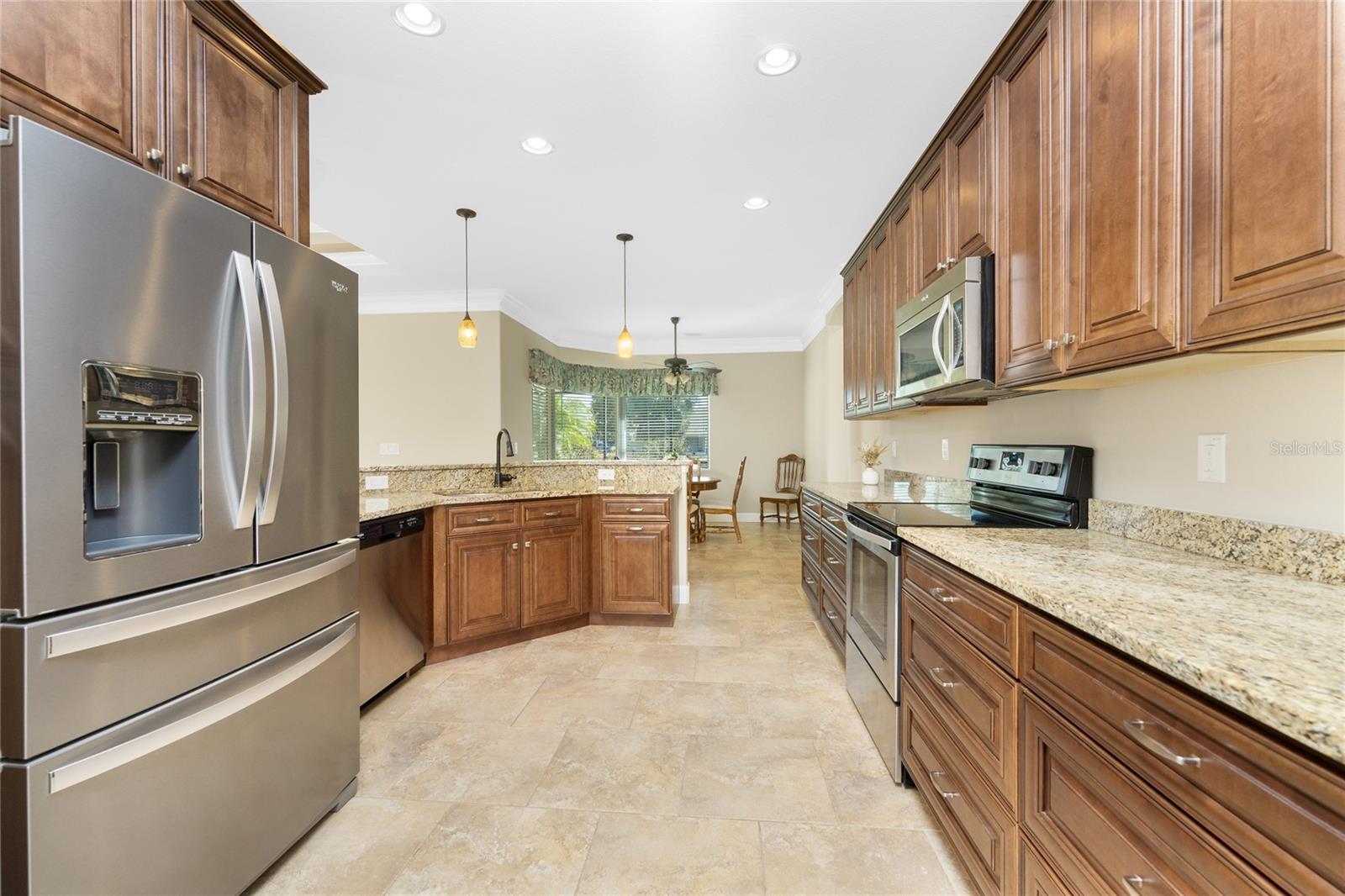 Image 22 of 65 For 250 Rotonda Boulevard N