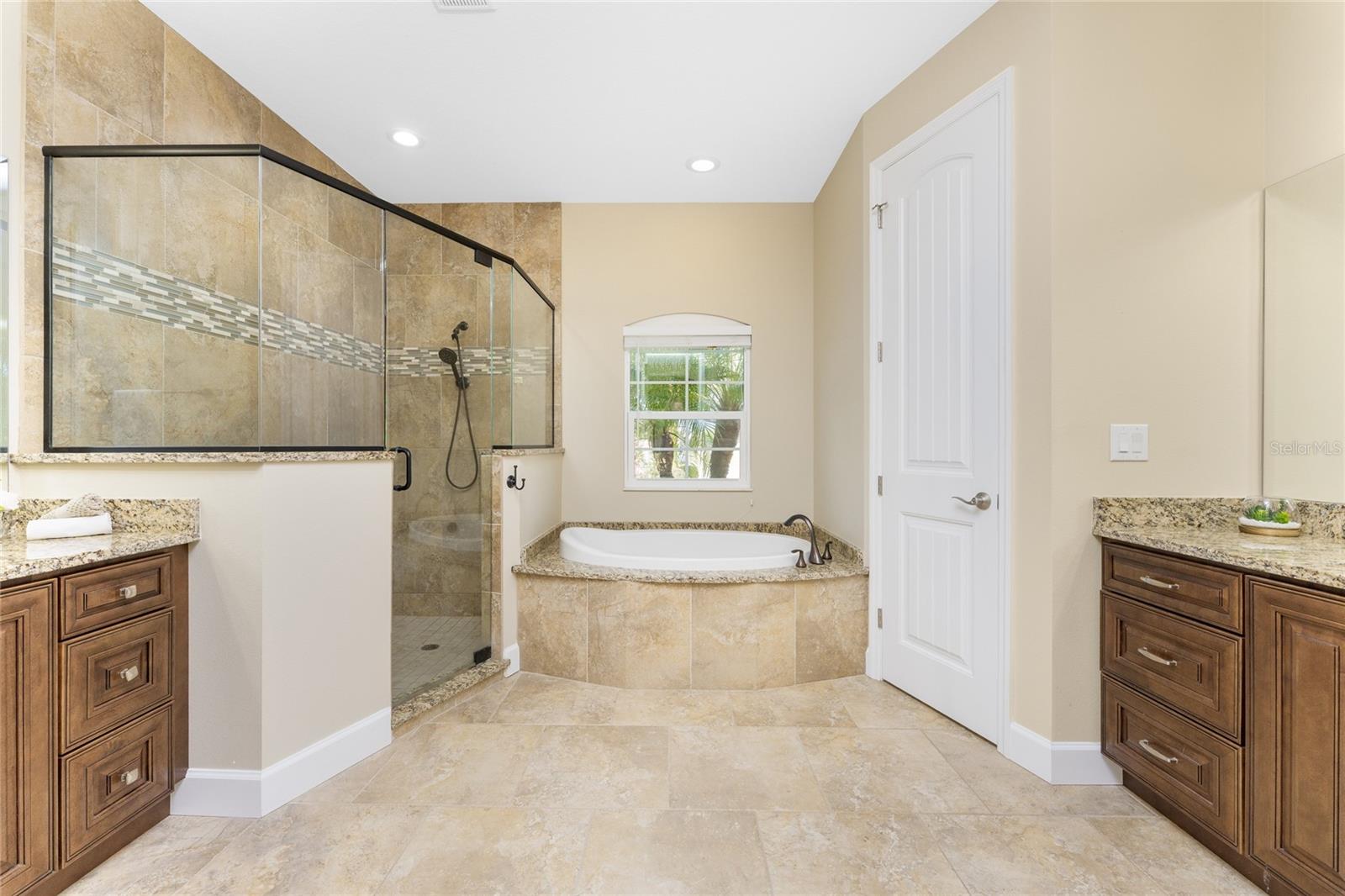 Image 26 of 65 For 250 Rotonda Boulevard N