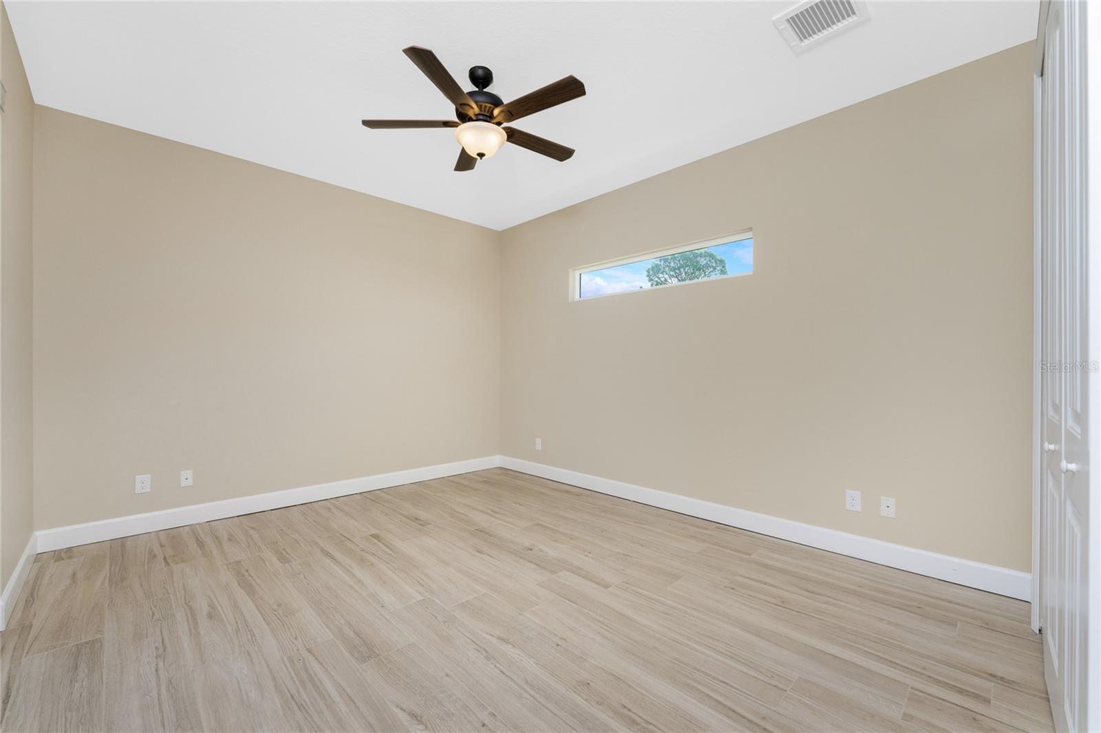 Image 31 of 65 For 250 Rotonda Boulevard N