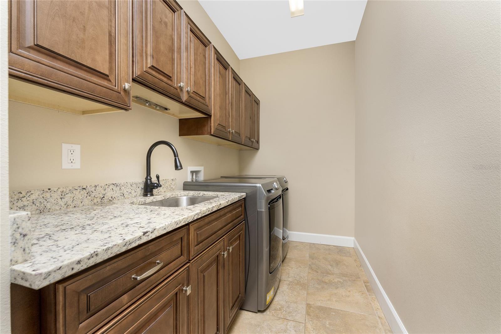 Image 37 of 65 For 250 Rotonda Boulevard N