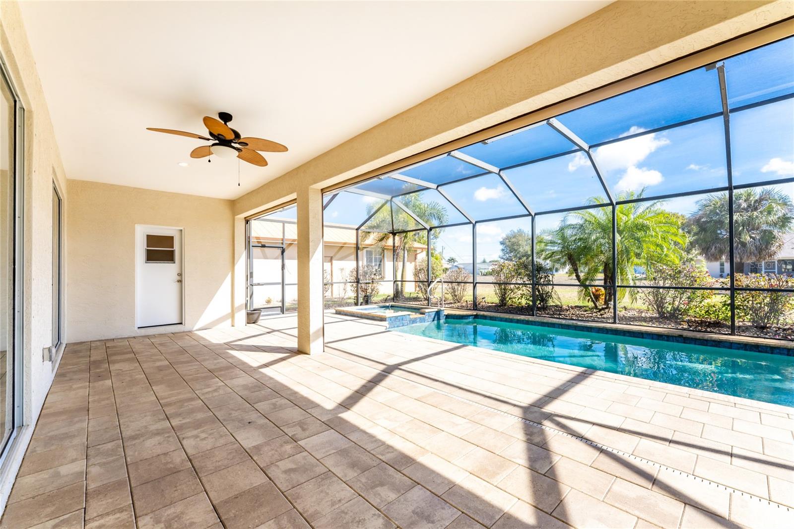 Image 46 of 65 For 250 Rotonda Boulevard N