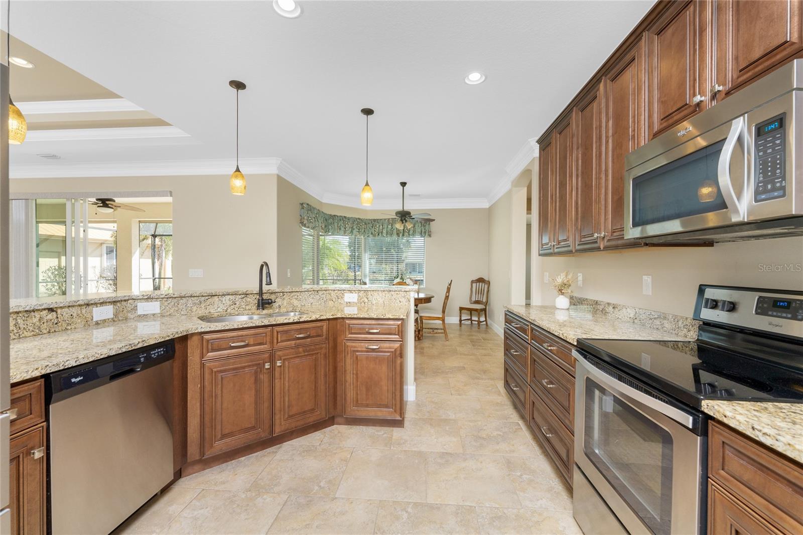 Image 5 of 65 For 250 Rotonda Boulevard N