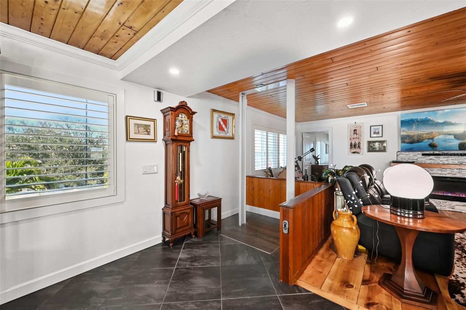 Image 14 of 64 For 10467 Sherman Street