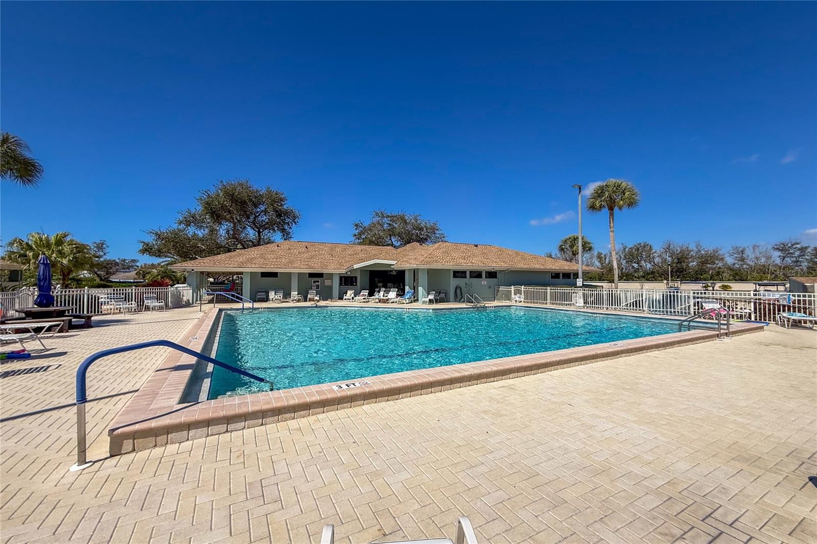 Image 4 of 66 For 257 Park Forest Boulevard