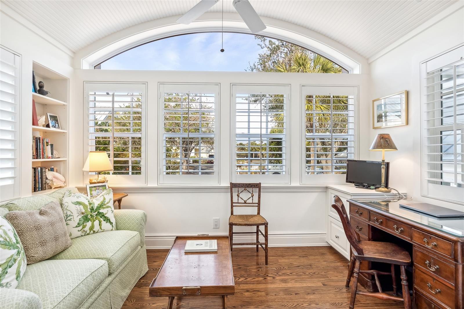 Image 7 of 36 For 160 Sheepshank Court