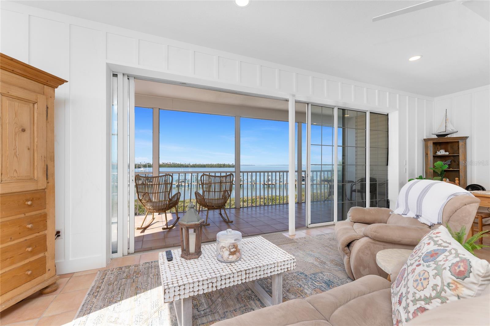 Image 10 of 68 For 1400 Beach Road 1