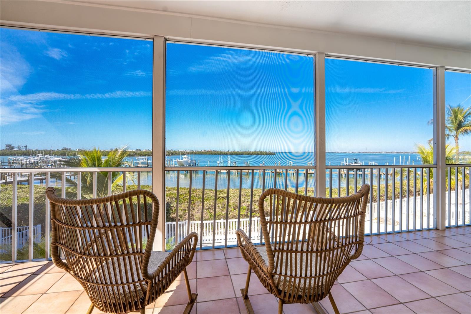 Image 12 of 68 For 1400 Beach Road 1