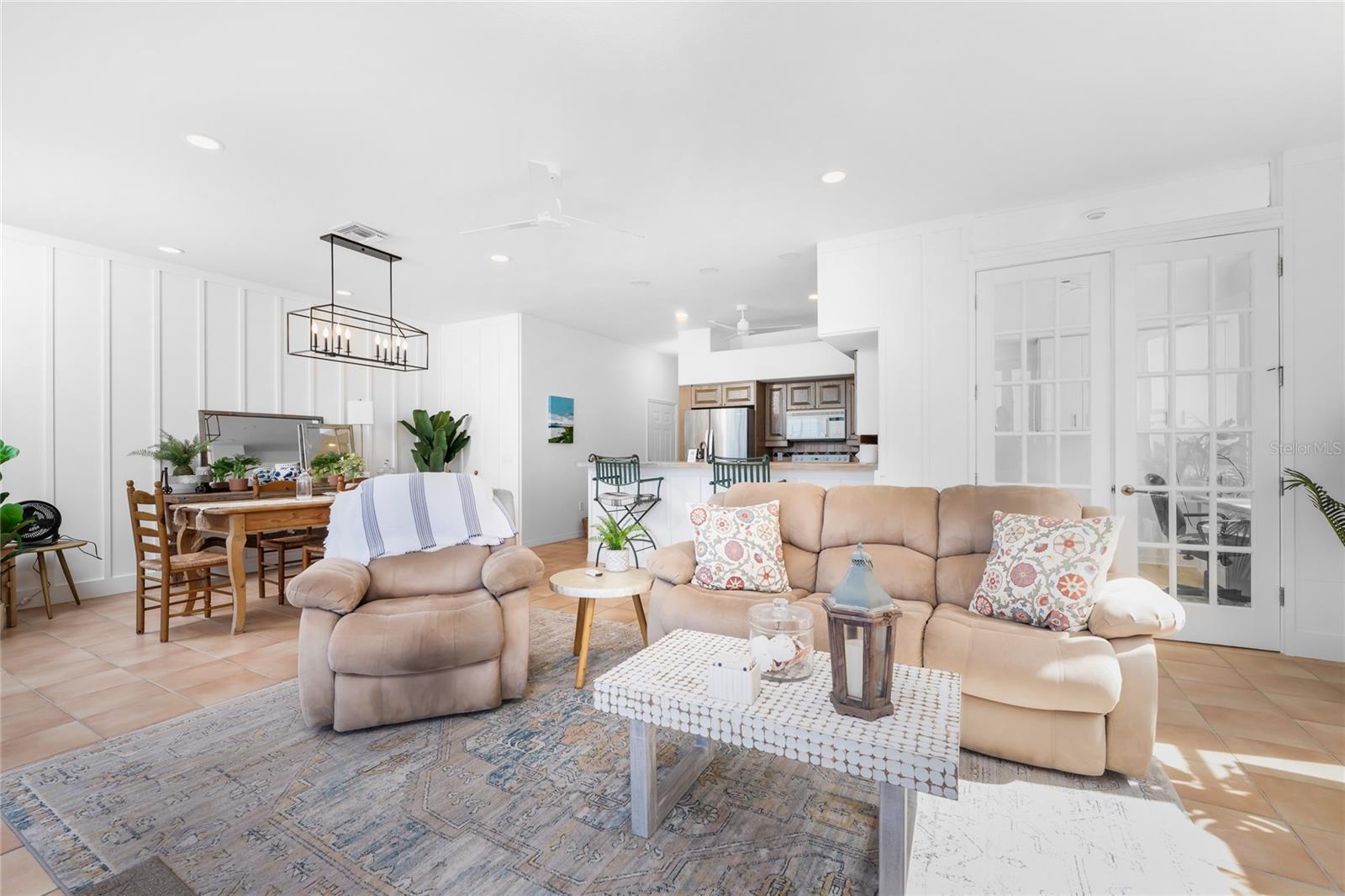 Image 17 of 68 For 1400 Beach Road 1