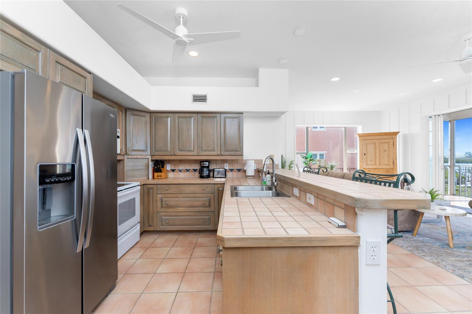 Image 22 of 68 For 1400 Beach Road 1