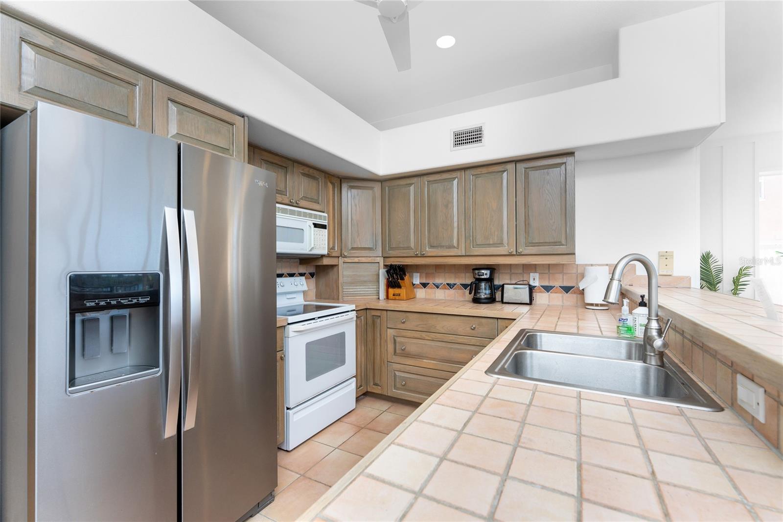 Image 23 of 68 For 1400 Beach Road 1