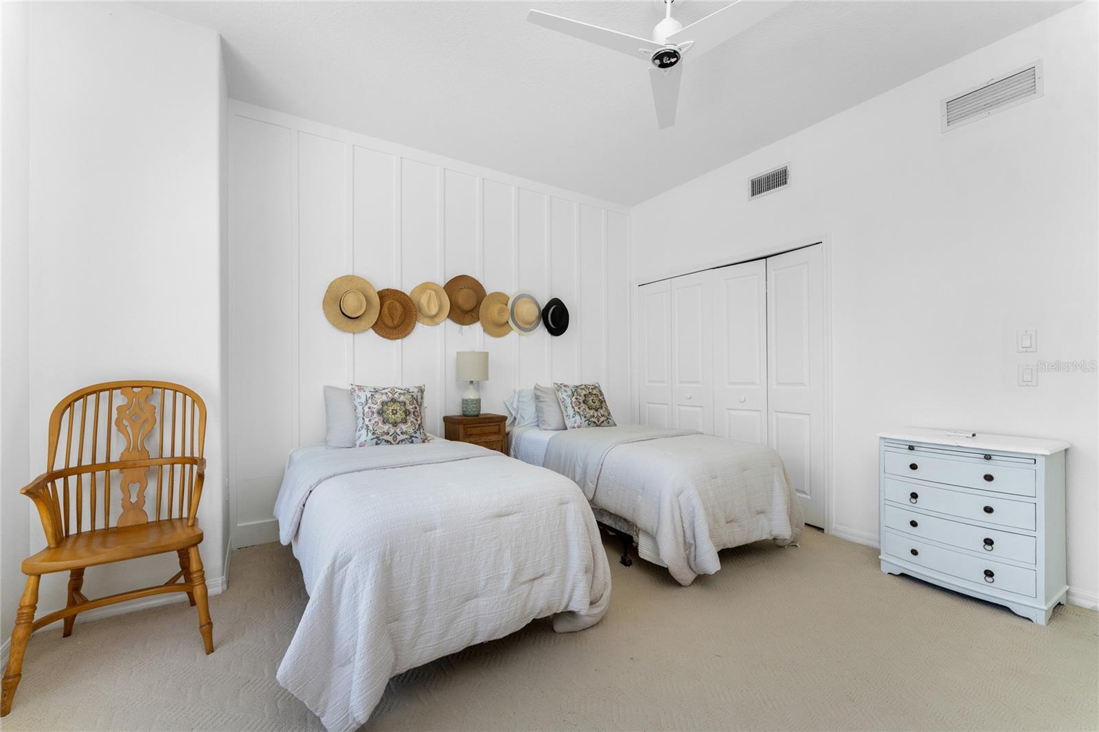 Image 35 of 68 For 1400 Beach Road 1