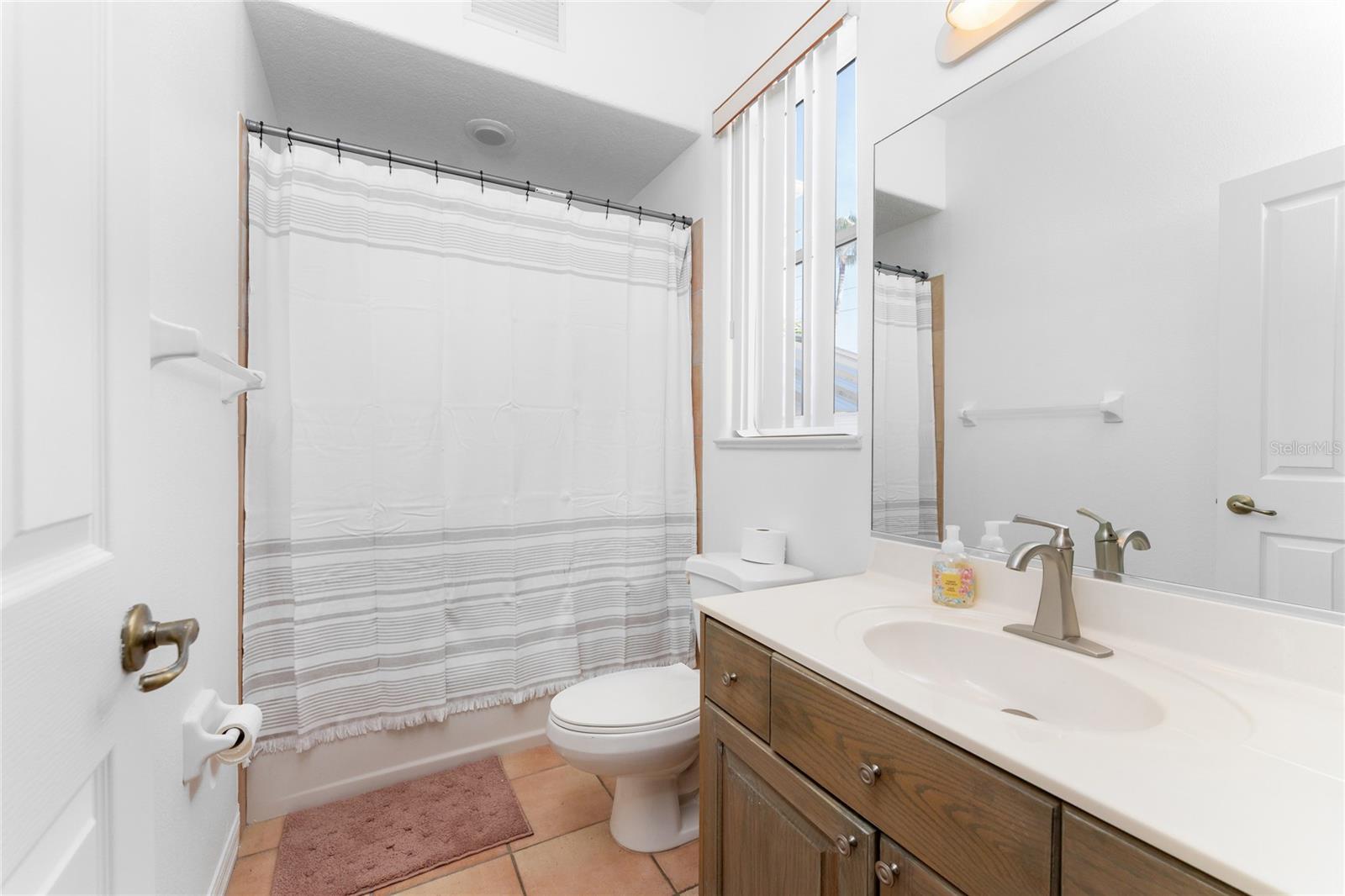 Image 37 of 68 For 1400 Beach Road 1