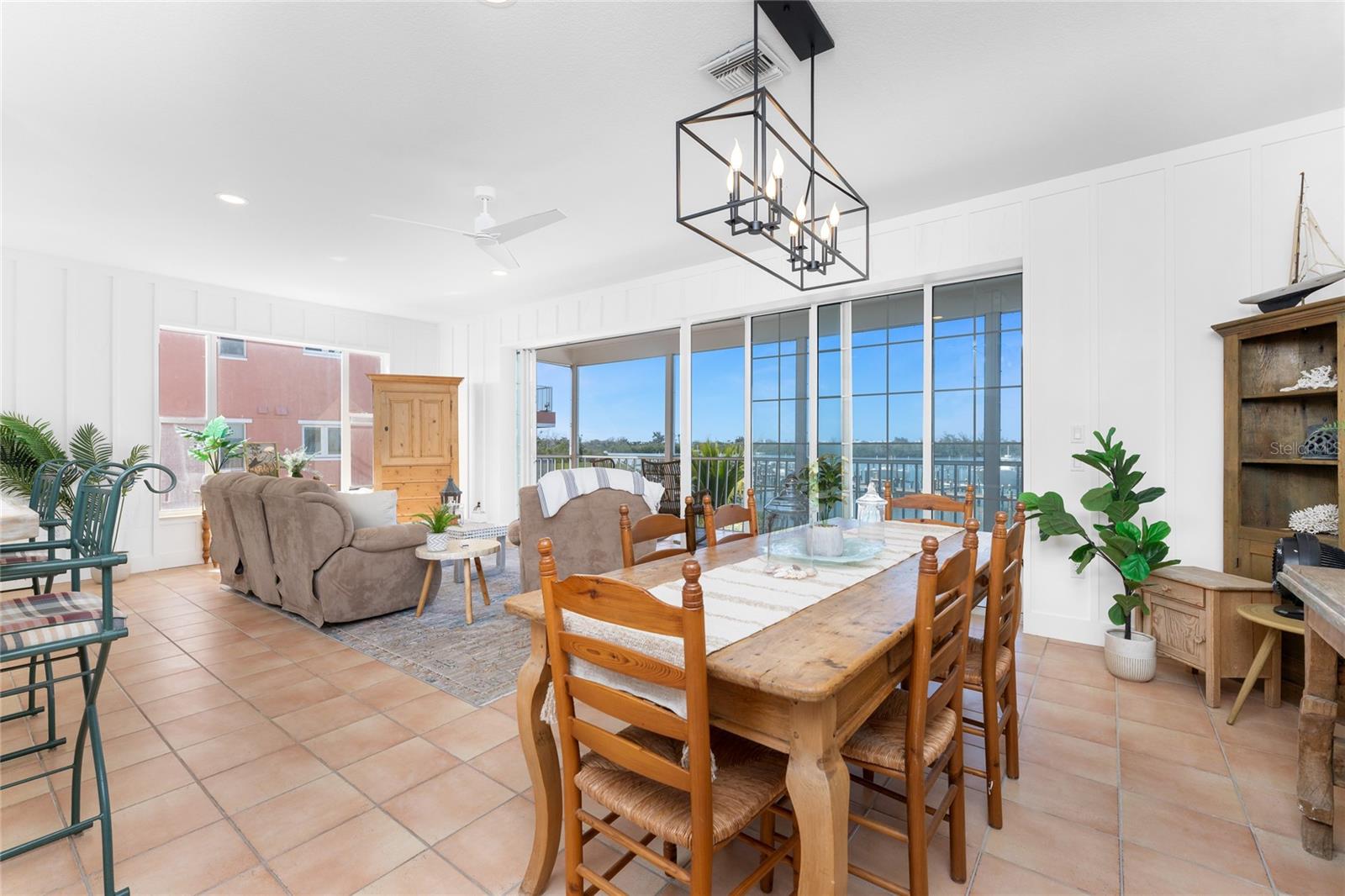 Image 6 of 68 For 1400 Beach Road 1