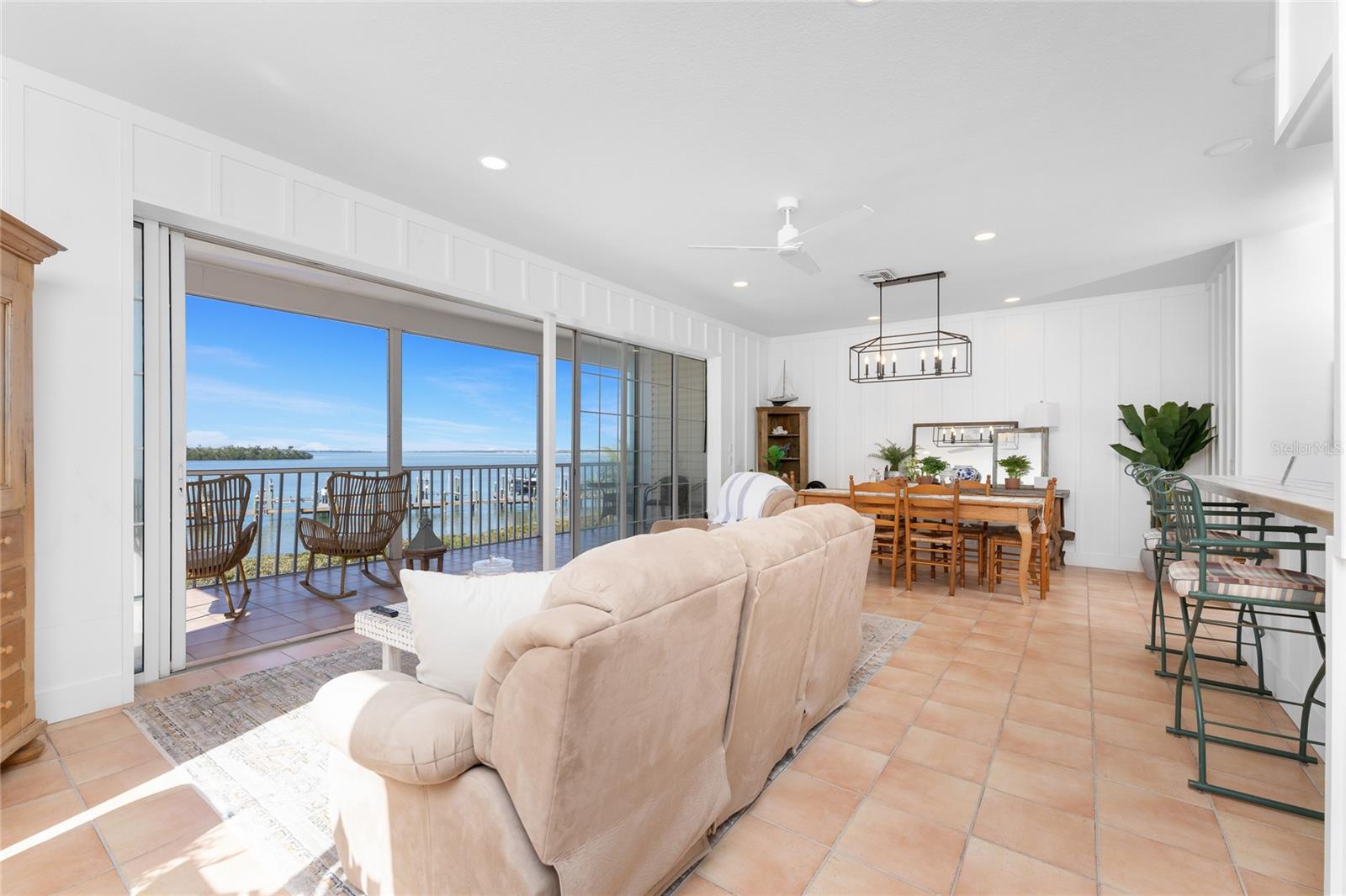 Image 9 of 68 For 1400 Beach Road 1