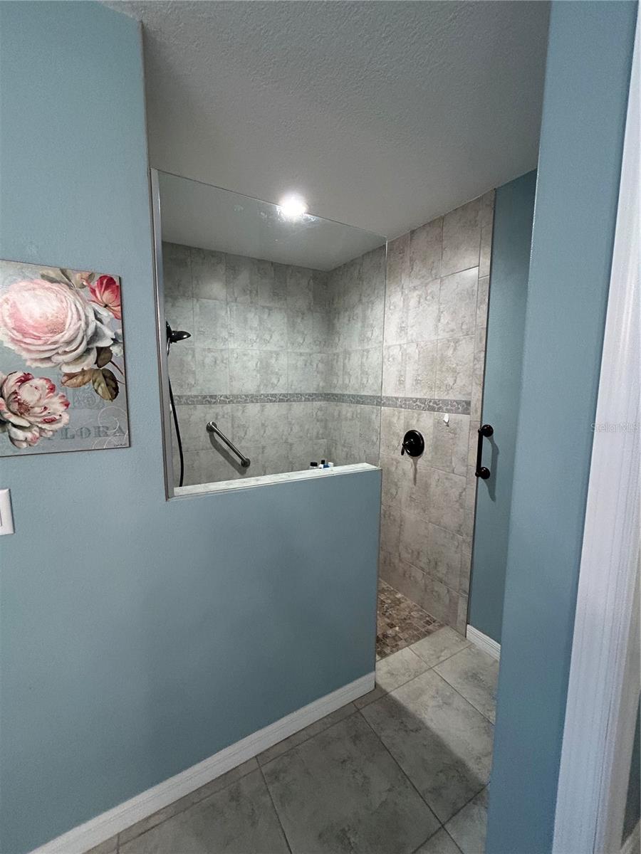 Image 9 of 27 For 108 Beryl Drive